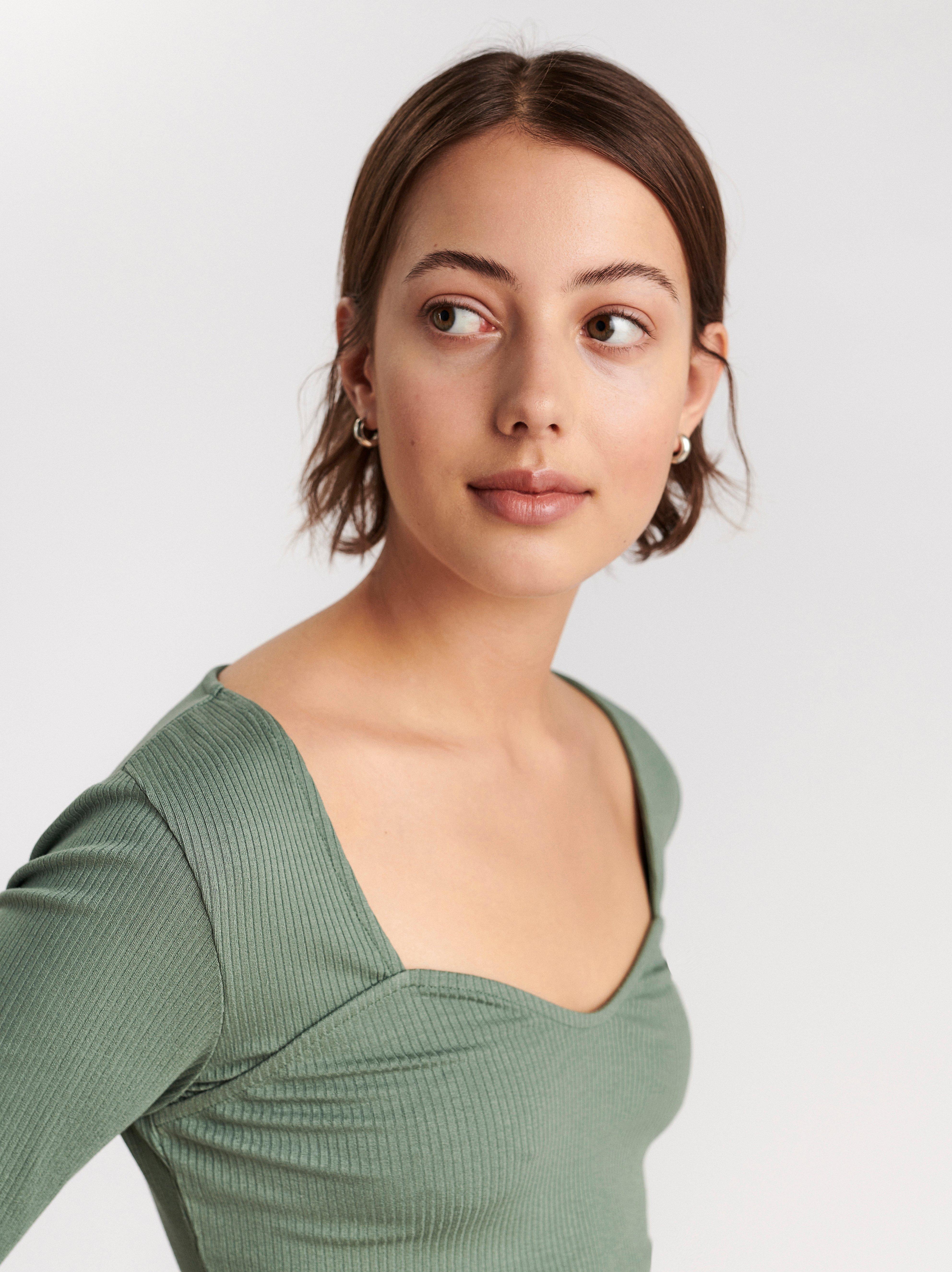 sweetheart neckline
