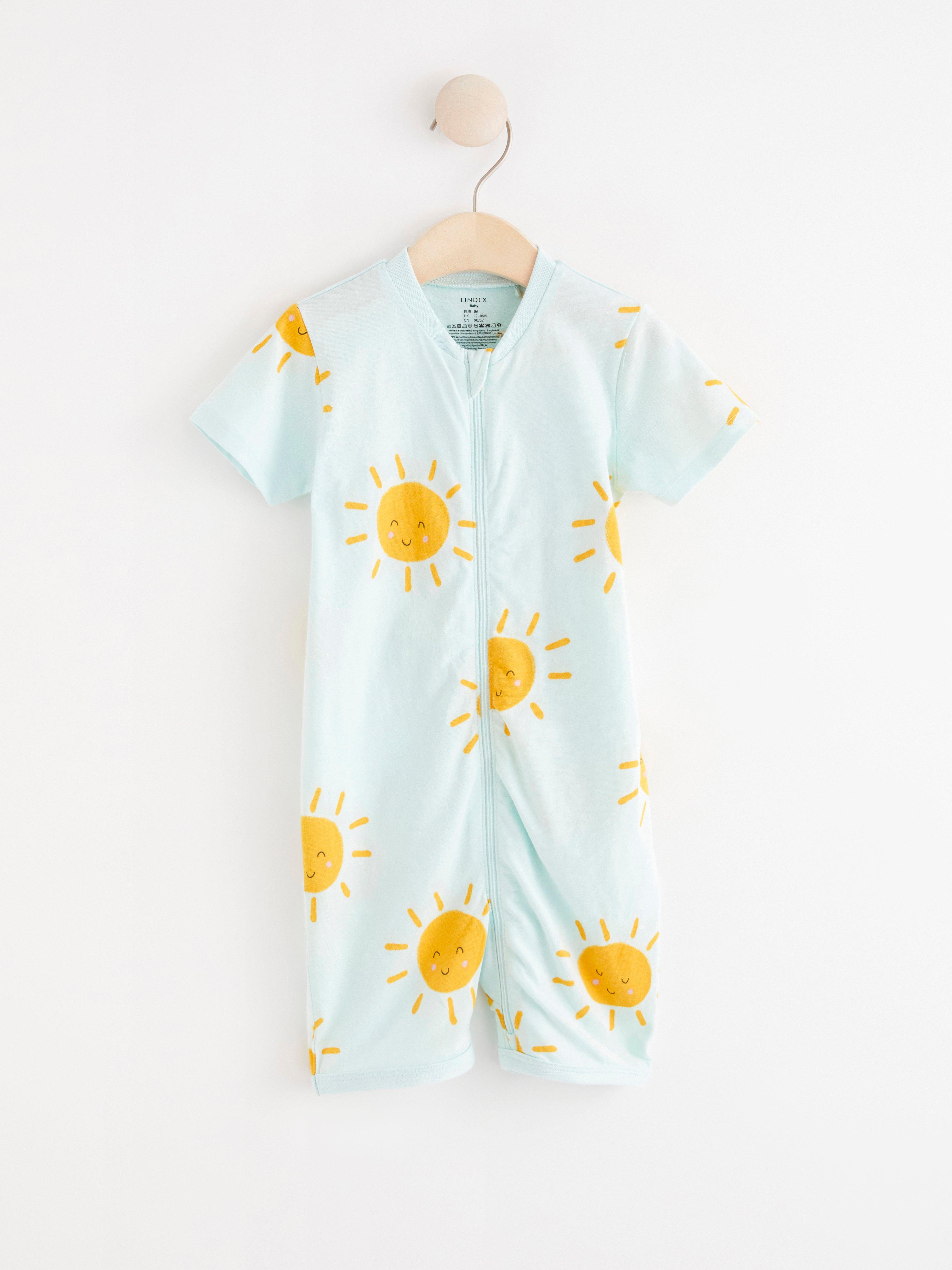 Pyjamas med glada solar