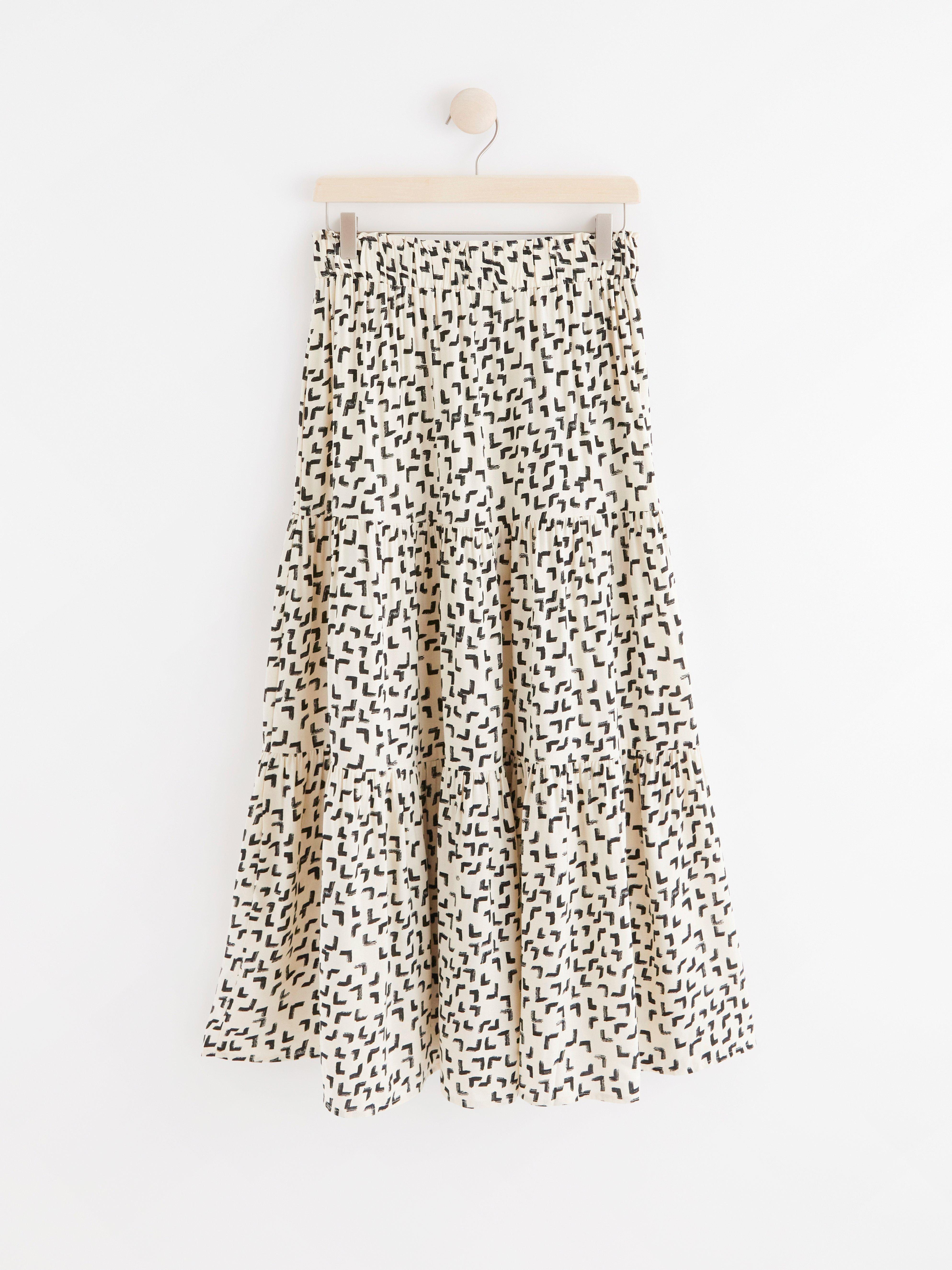 Patterned flounced clearance skirt