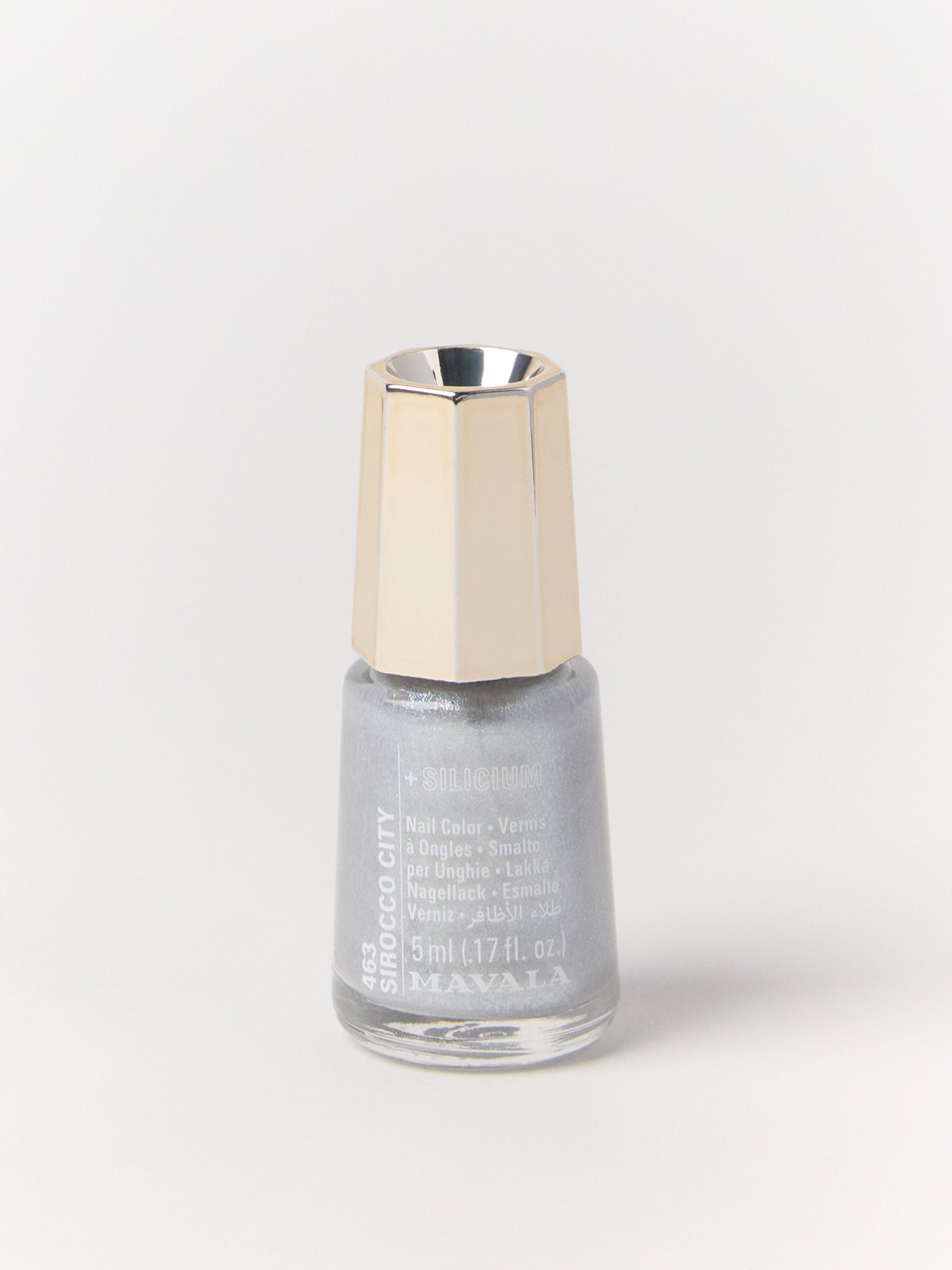 Nagellack - Kosmetik - Grå