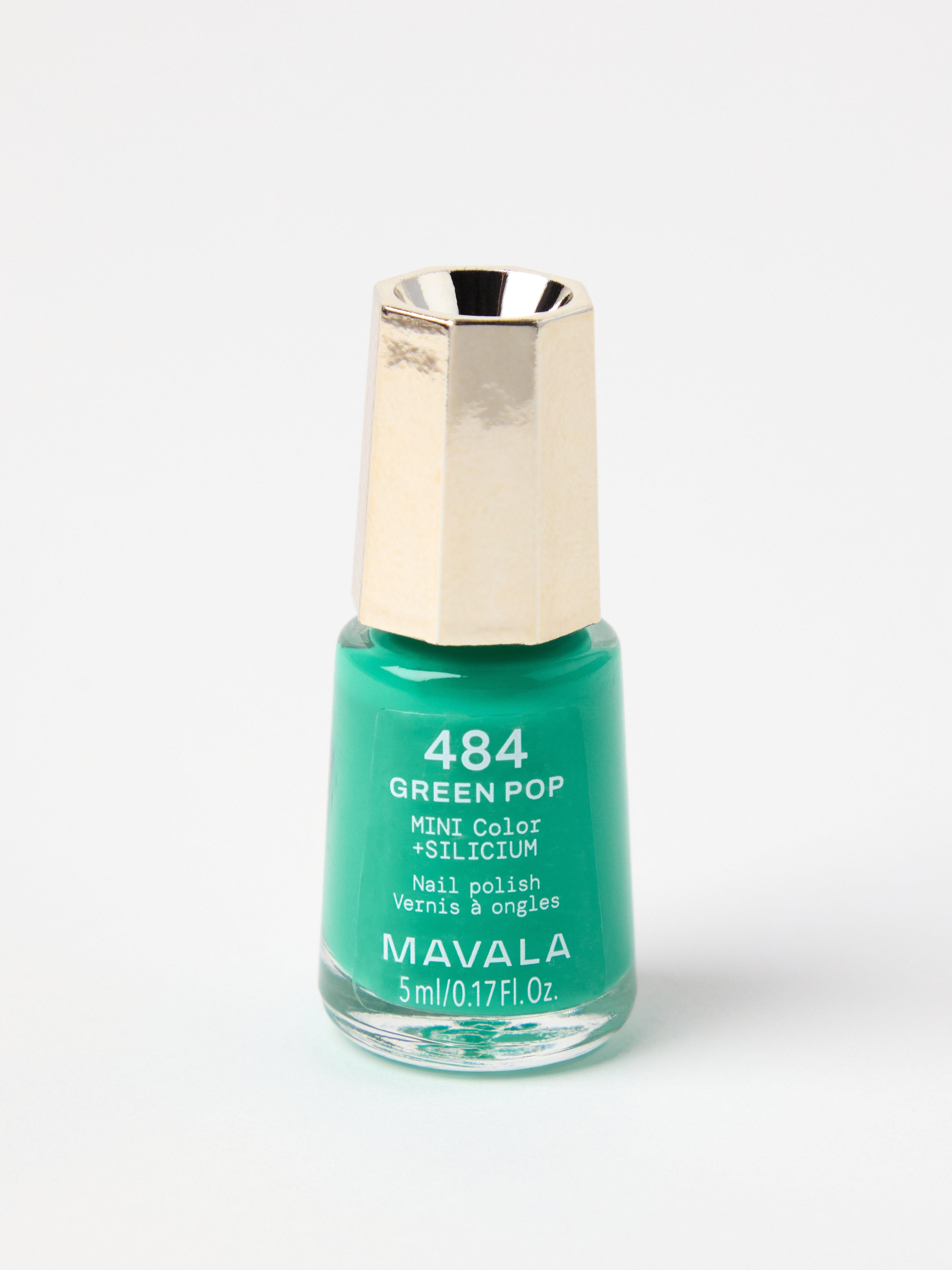 Nagellack - Kosmetik - Grön