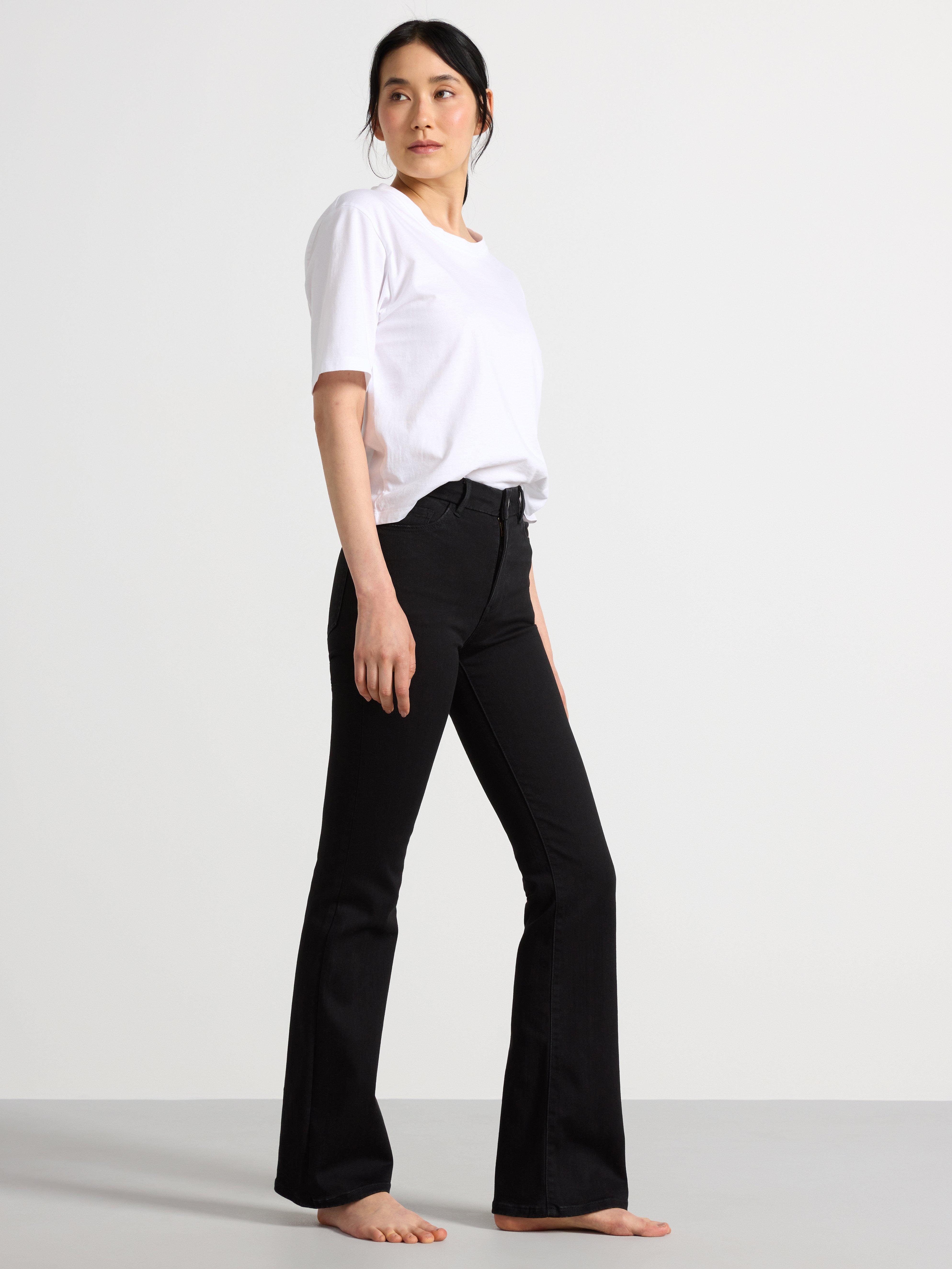 MIRA Curve super stretch flared jeans