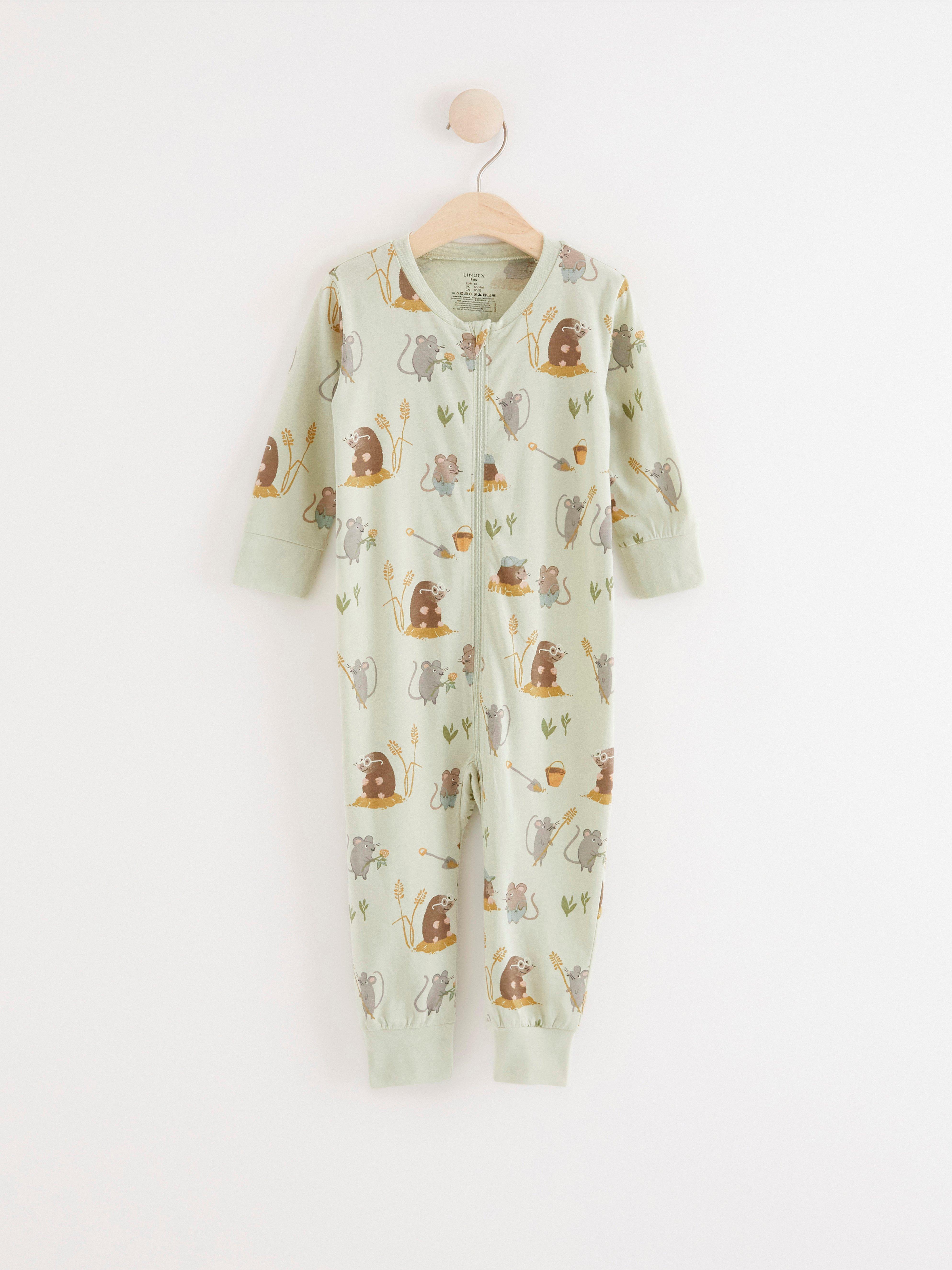 Pyjamas med mullvadar och möss