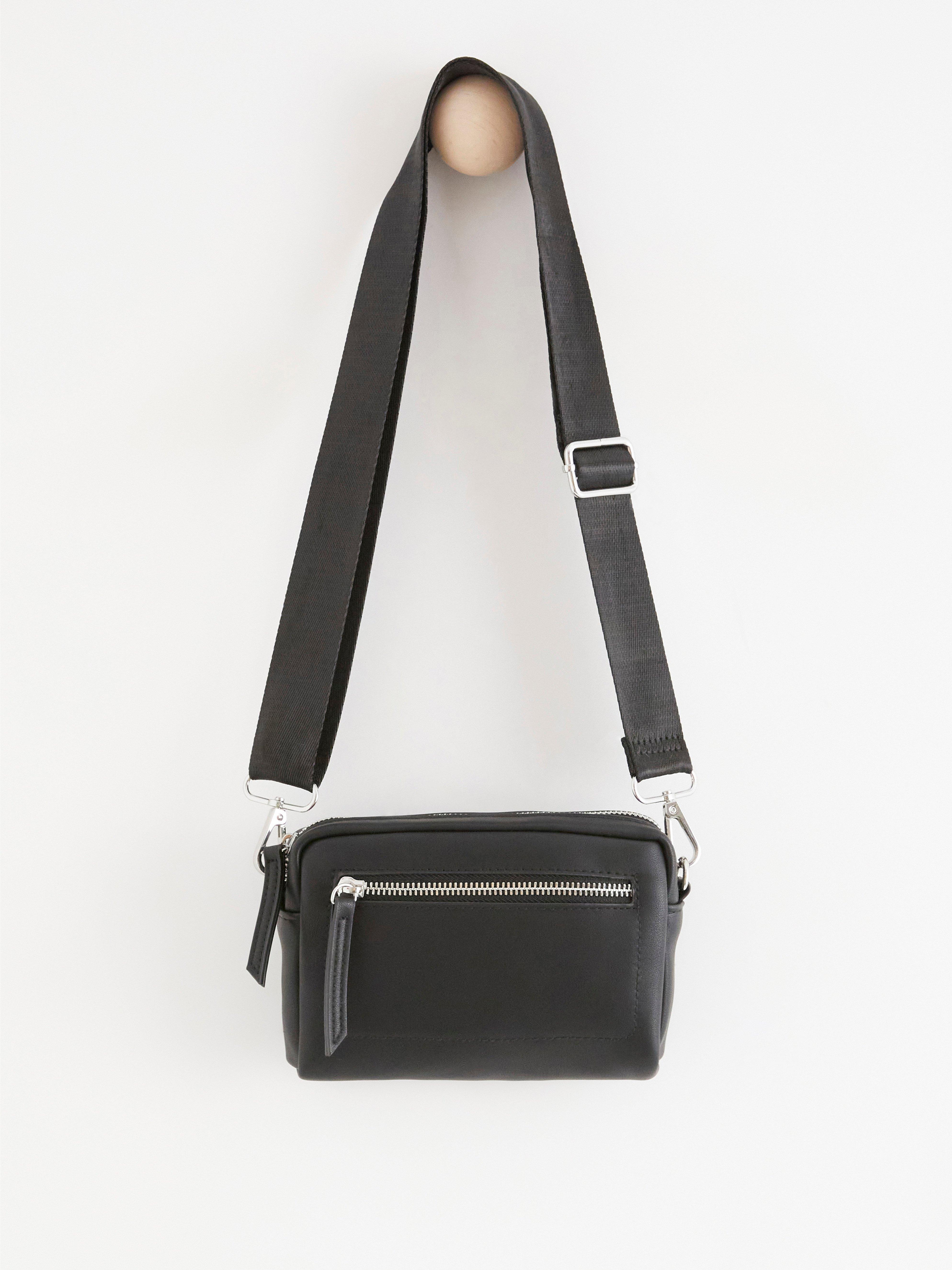 Shoulder bag with wide strap