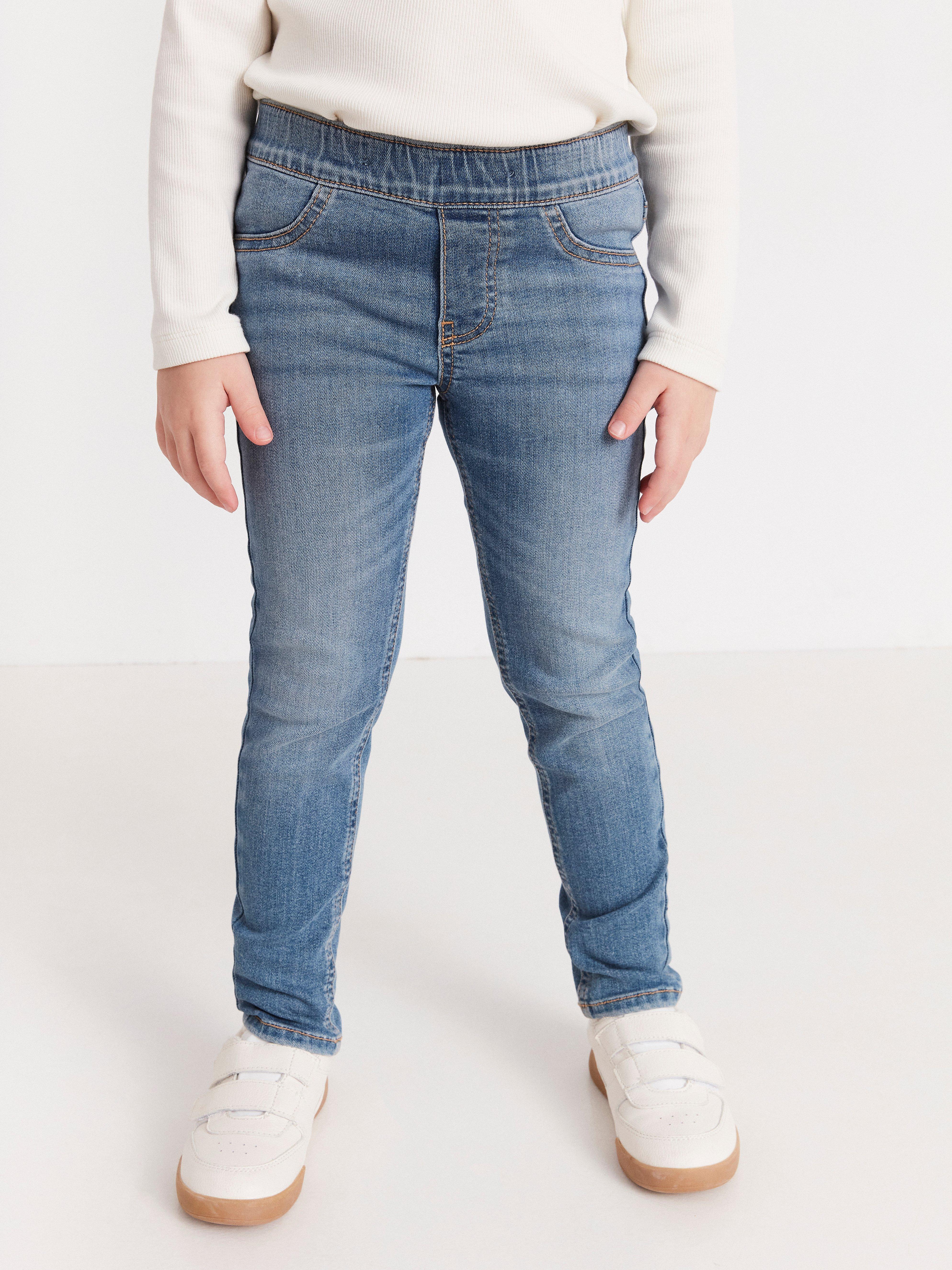 SARA Slim jeans med normalhög midja