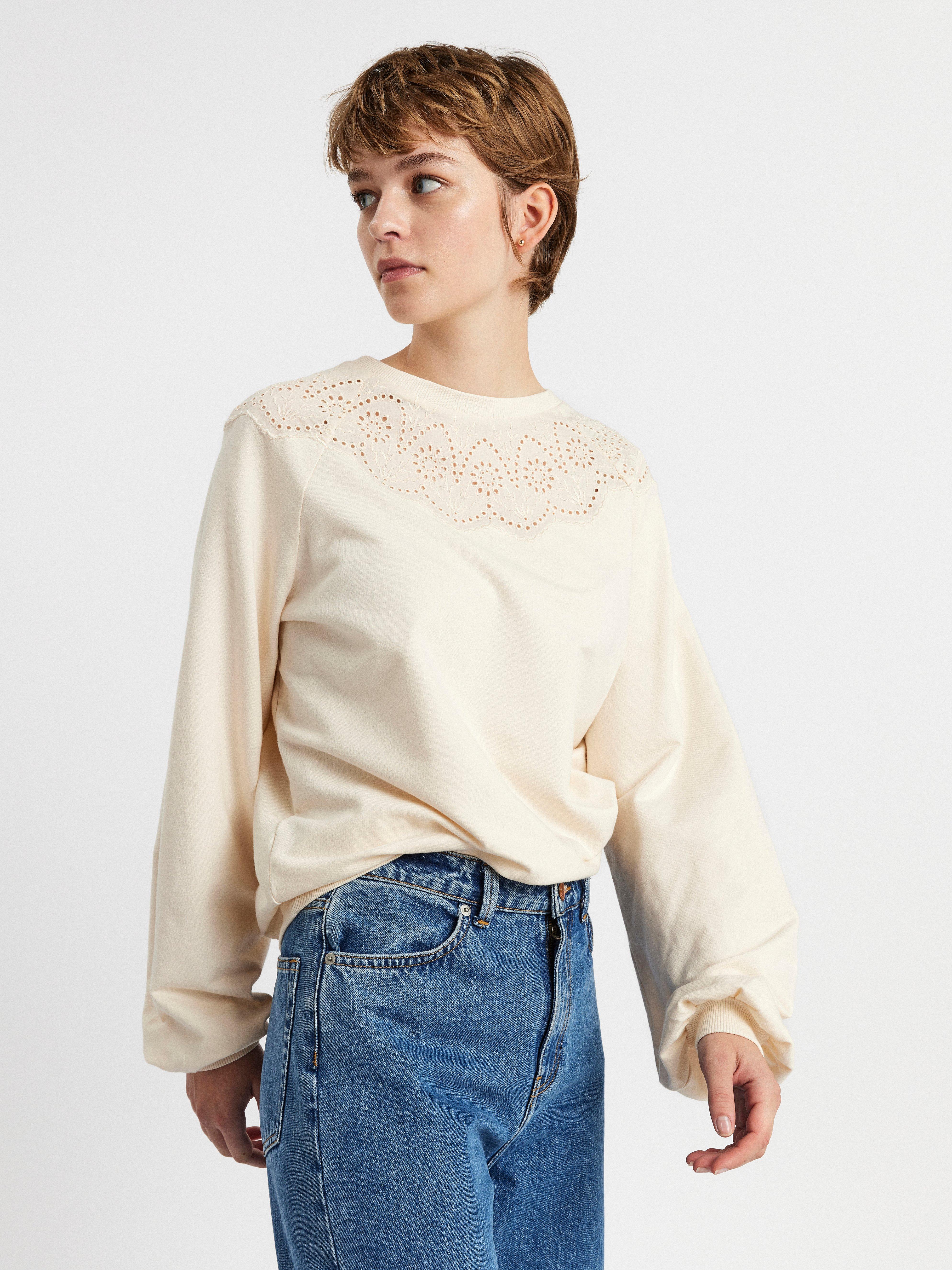Sweatshirt med broderie anglaise