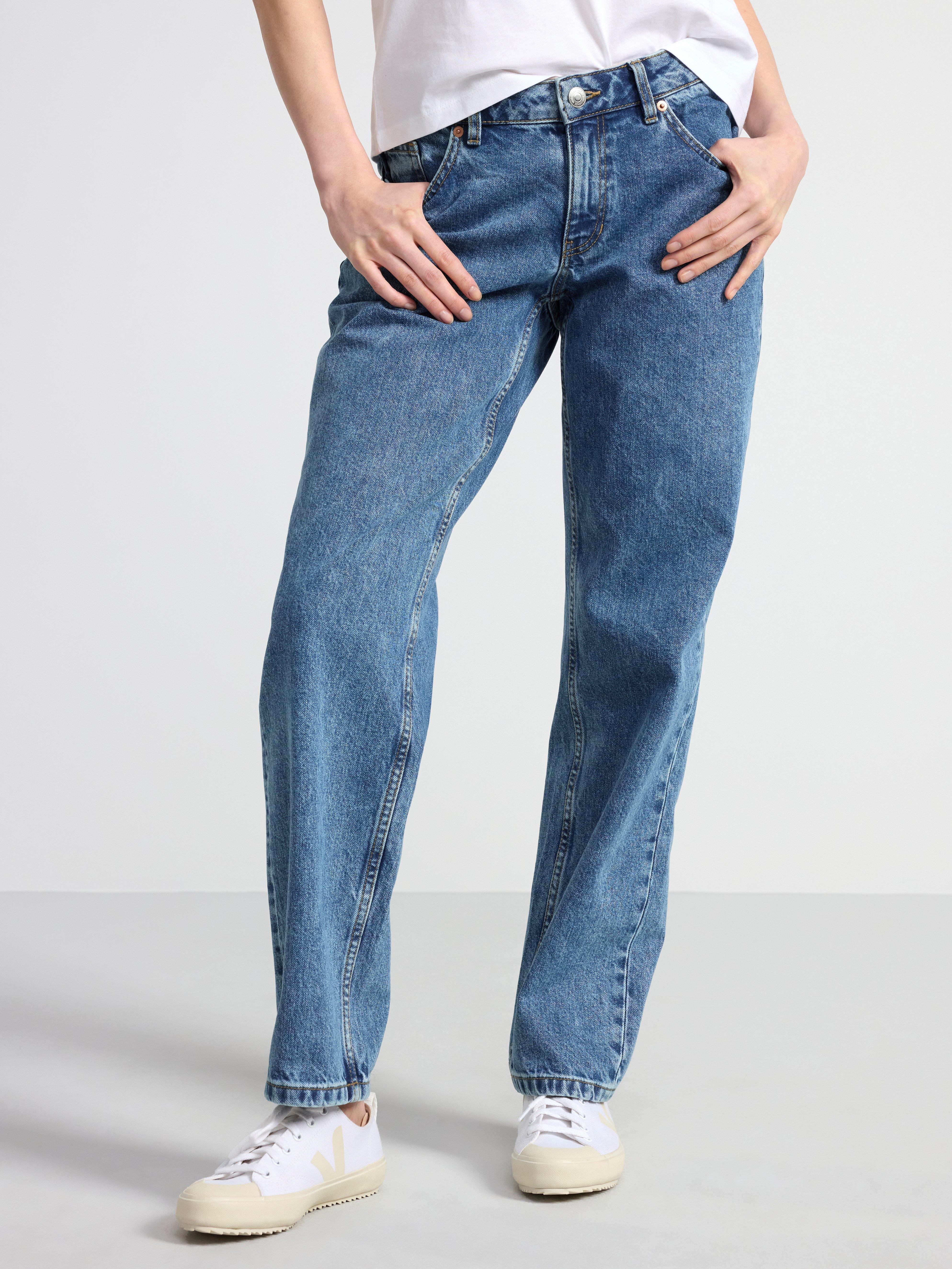 Lee ~ Comfort Waist Relaxed Fit Women's Straight Leg Jeans $52 NWT