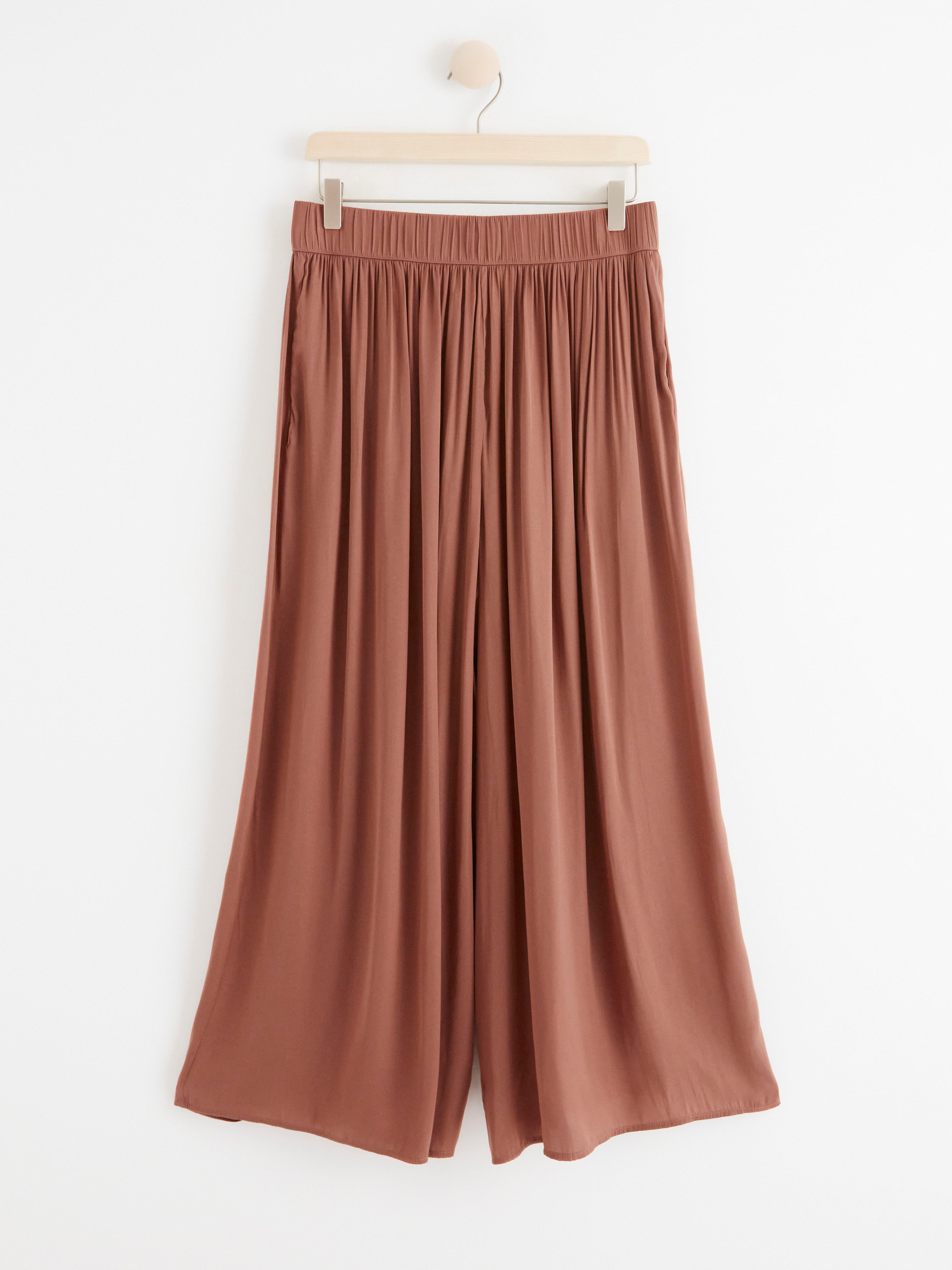Wide cropped satin trousers