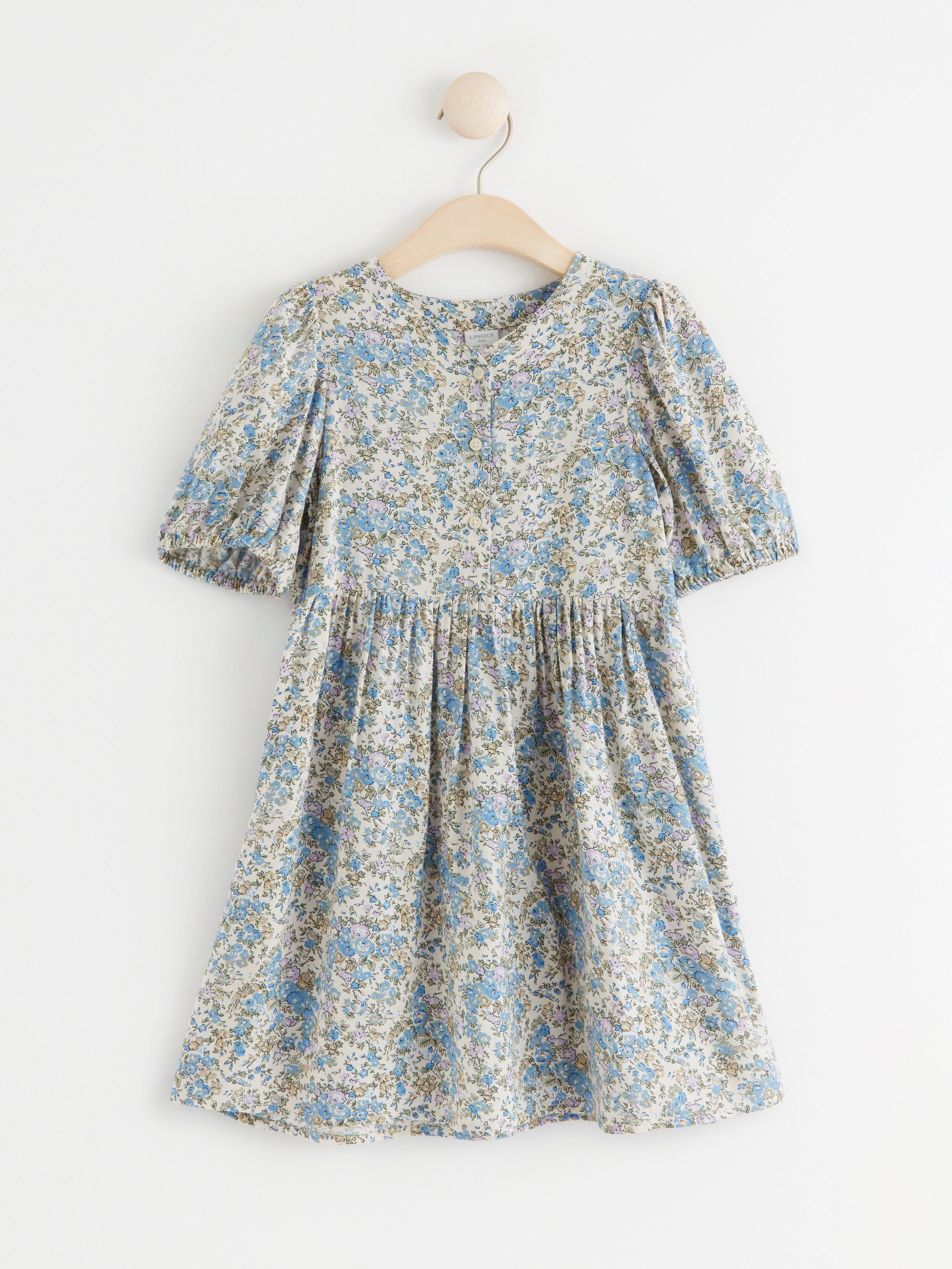 Puff sleeve dress with flowers