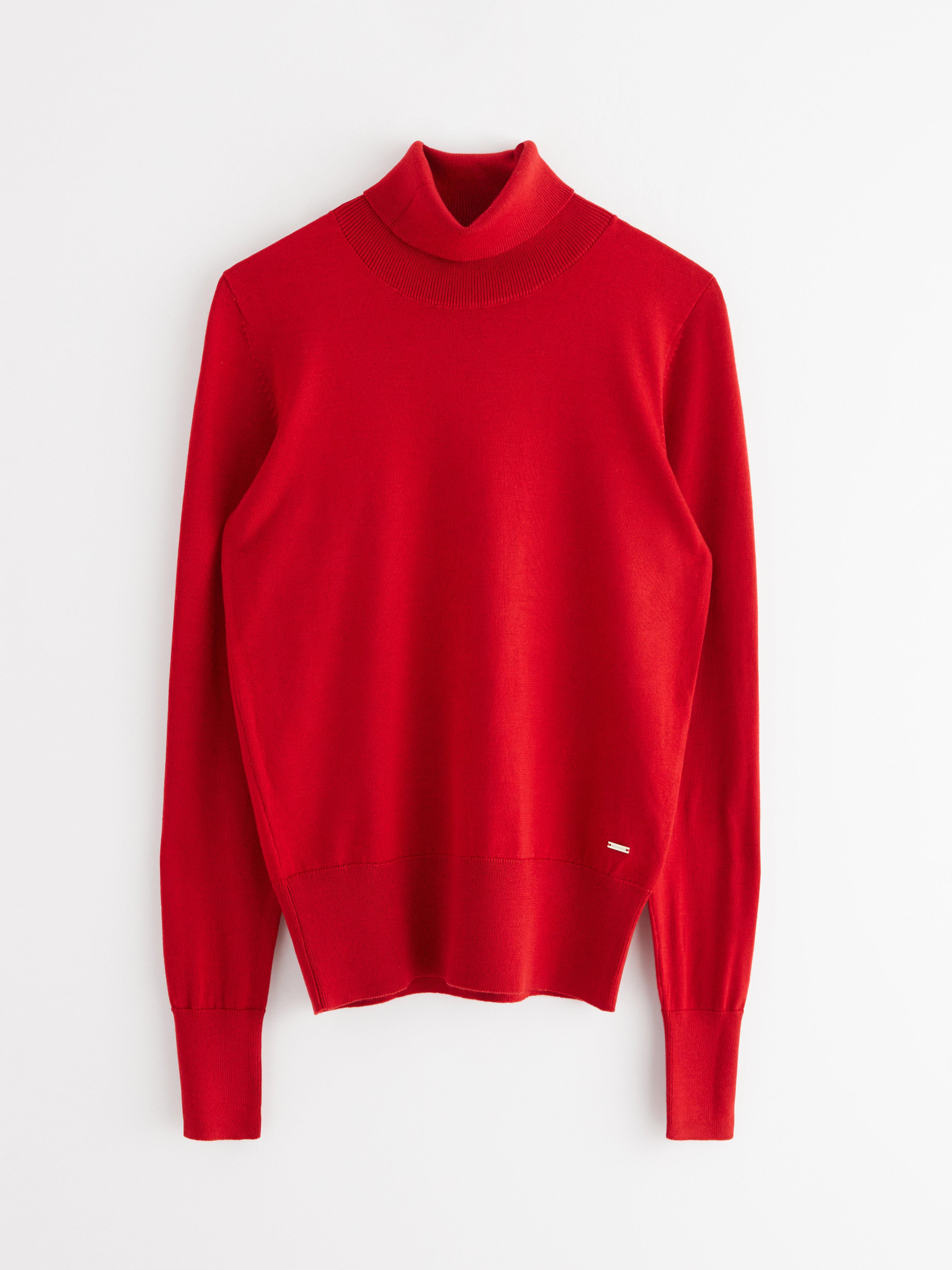 Long-sleeved turtleneck top