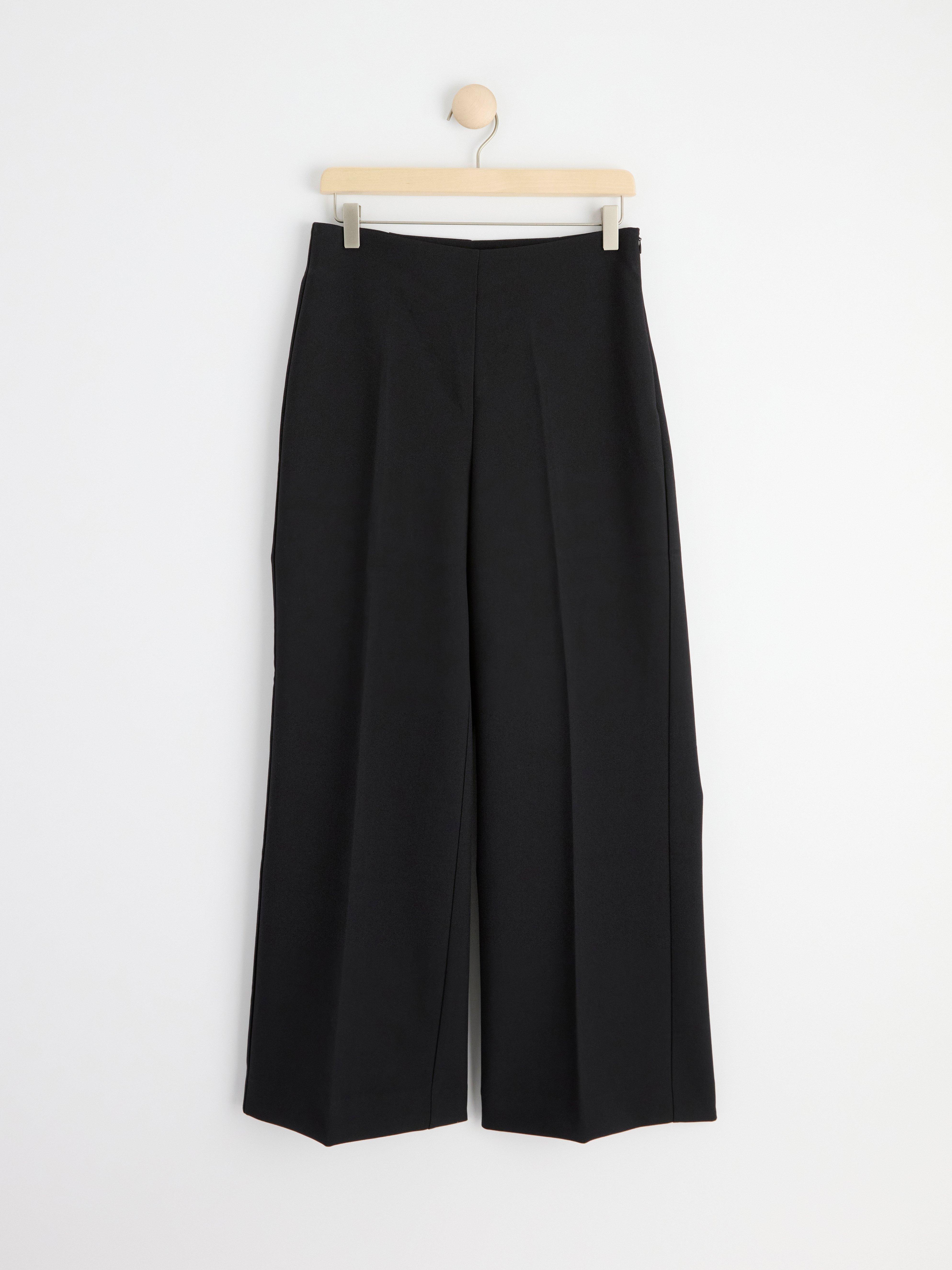 Kalhoty - Ženy - Černá