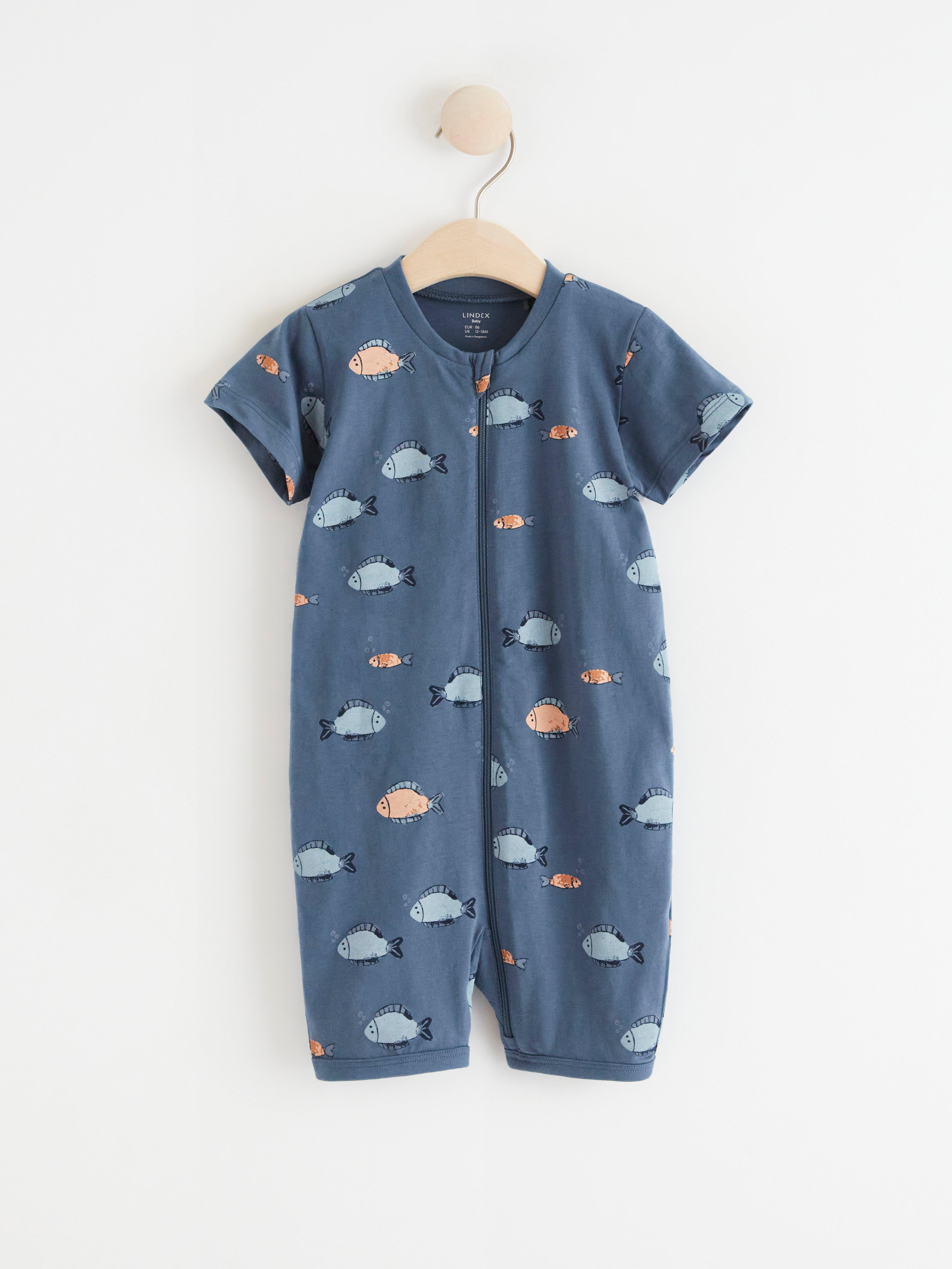 Pyjamasromper med fiskar