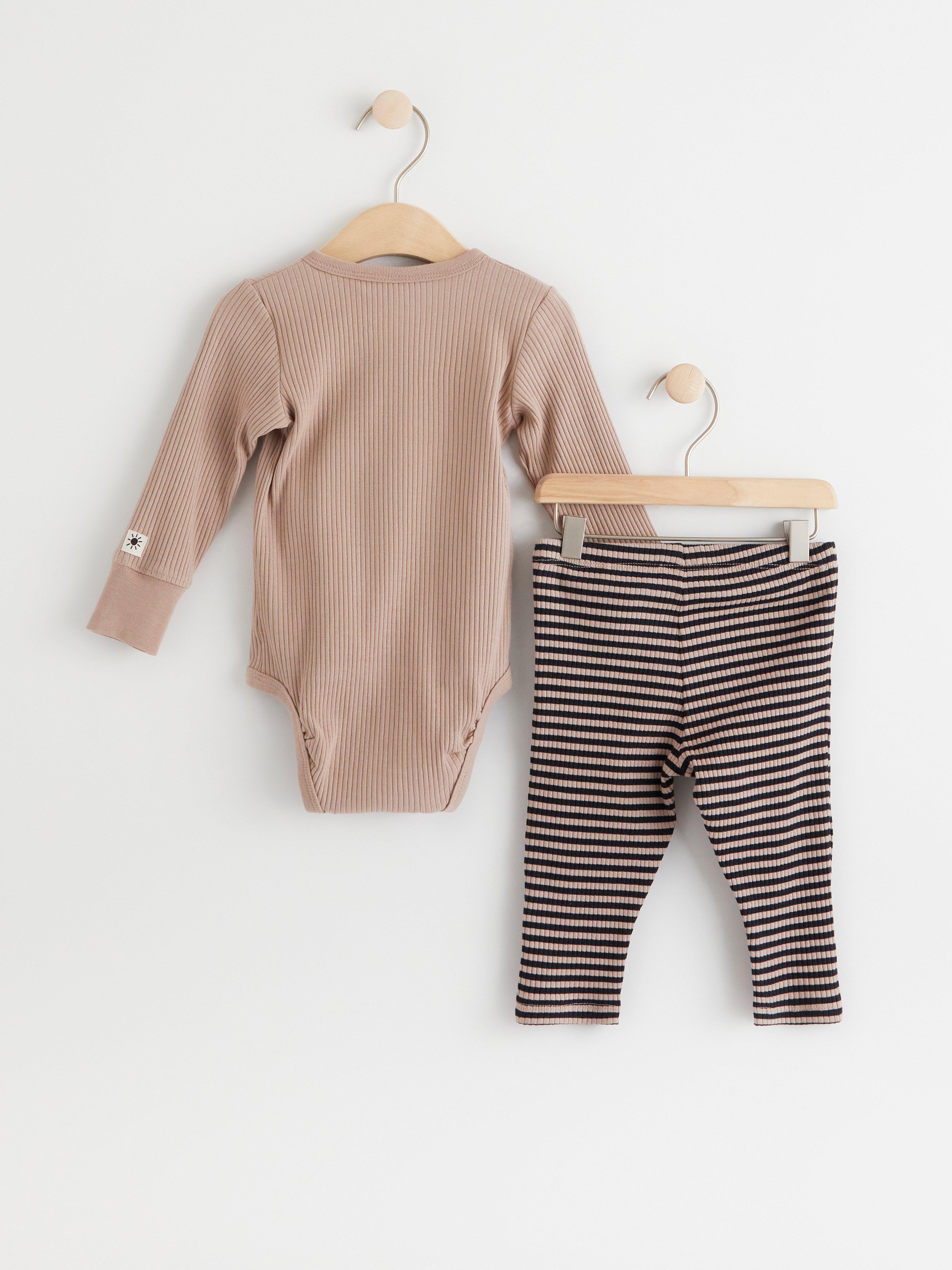 Set - Barn - Beige