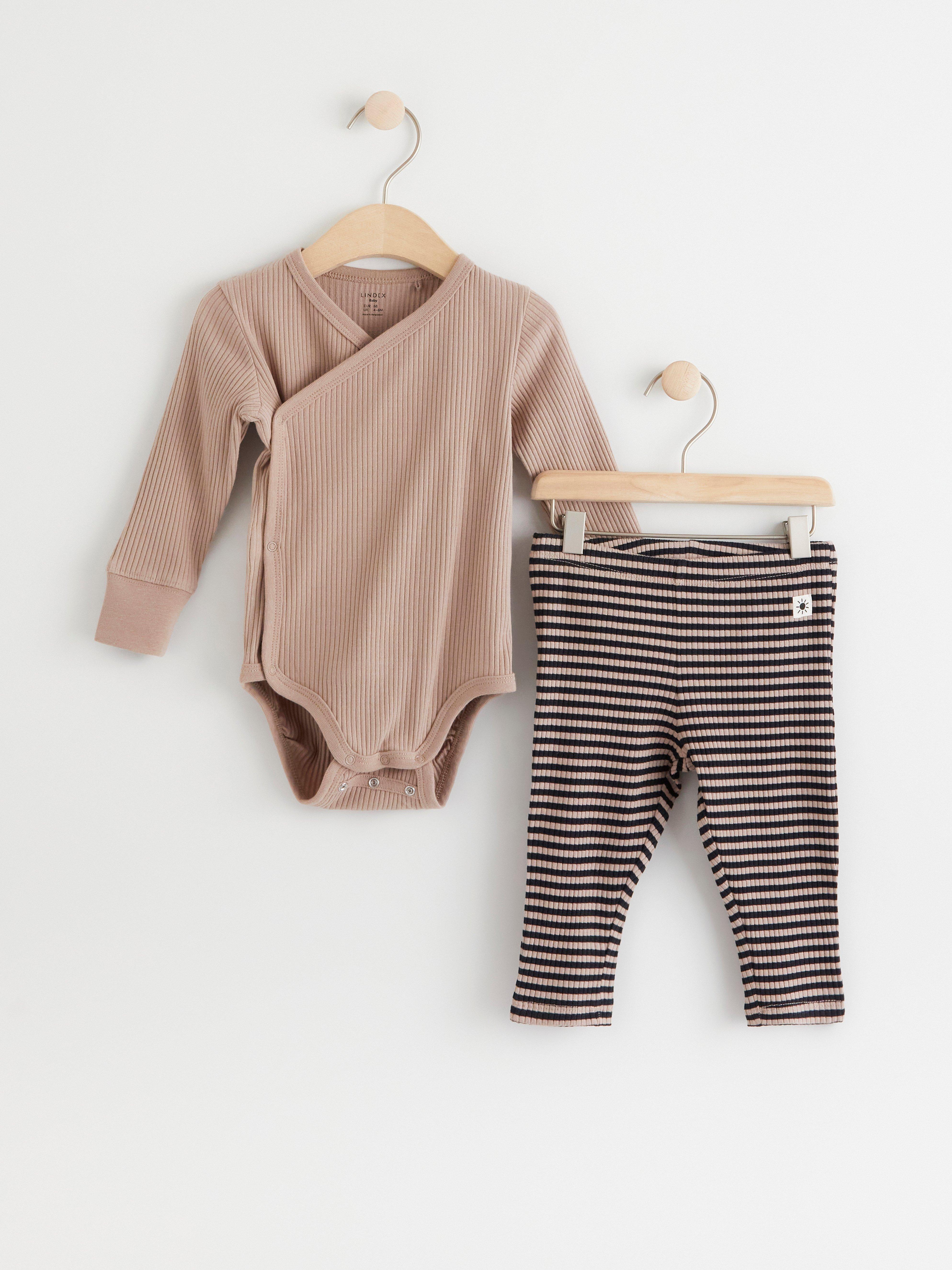 Set - Barn - Beige