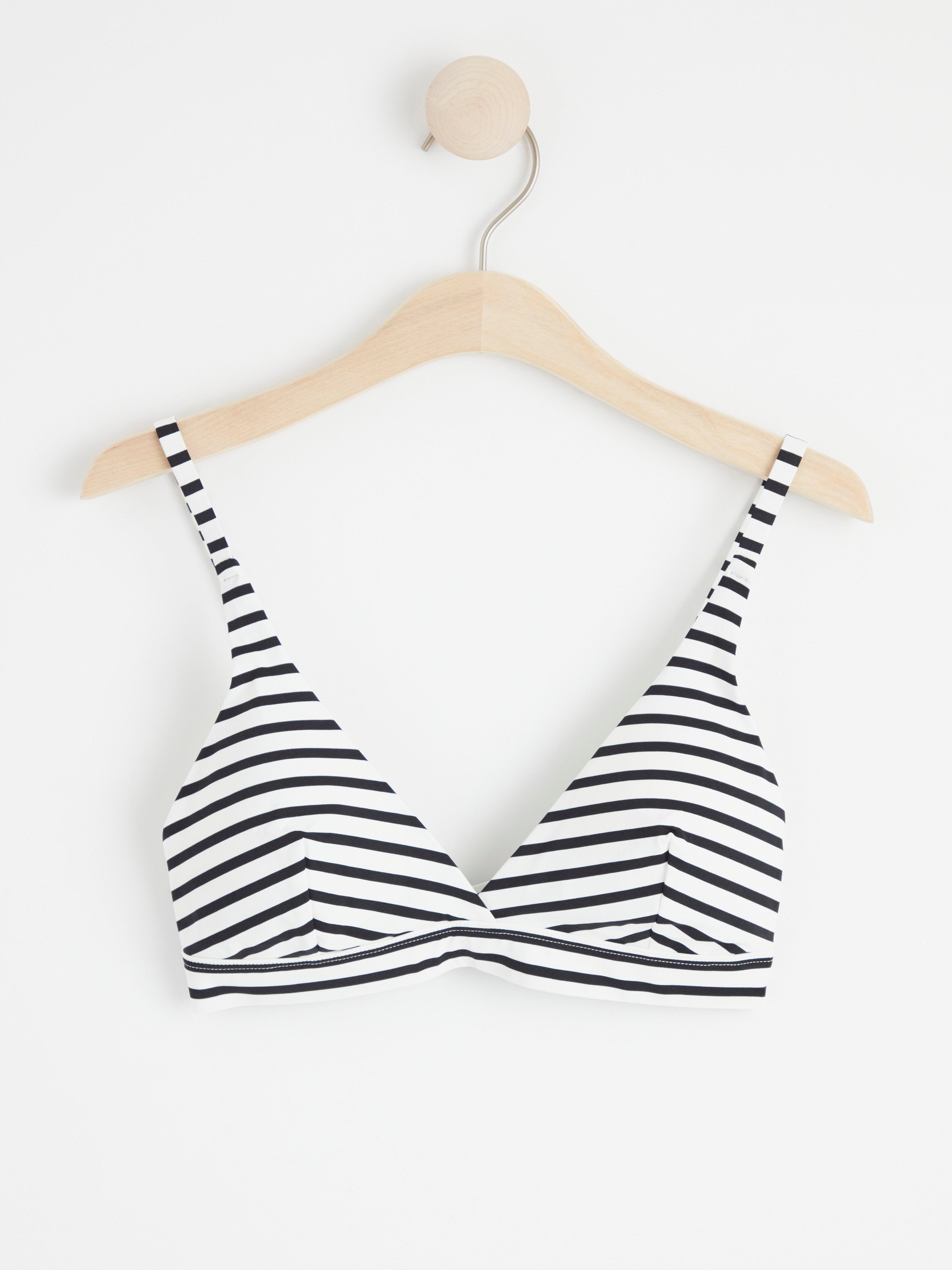 Bikinitopp i trekantsmodell