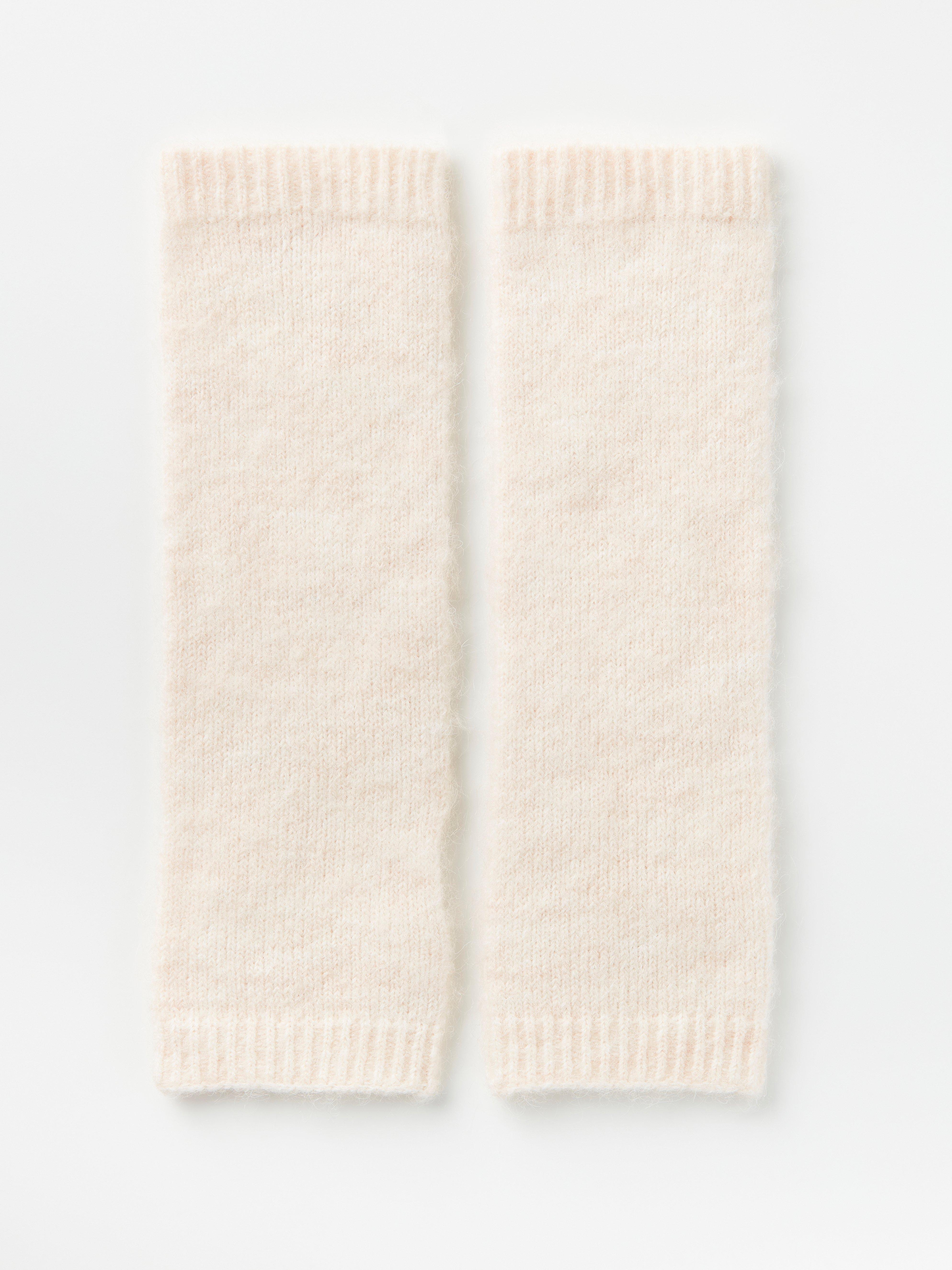 Stickade handledsvärmare i ullblandning