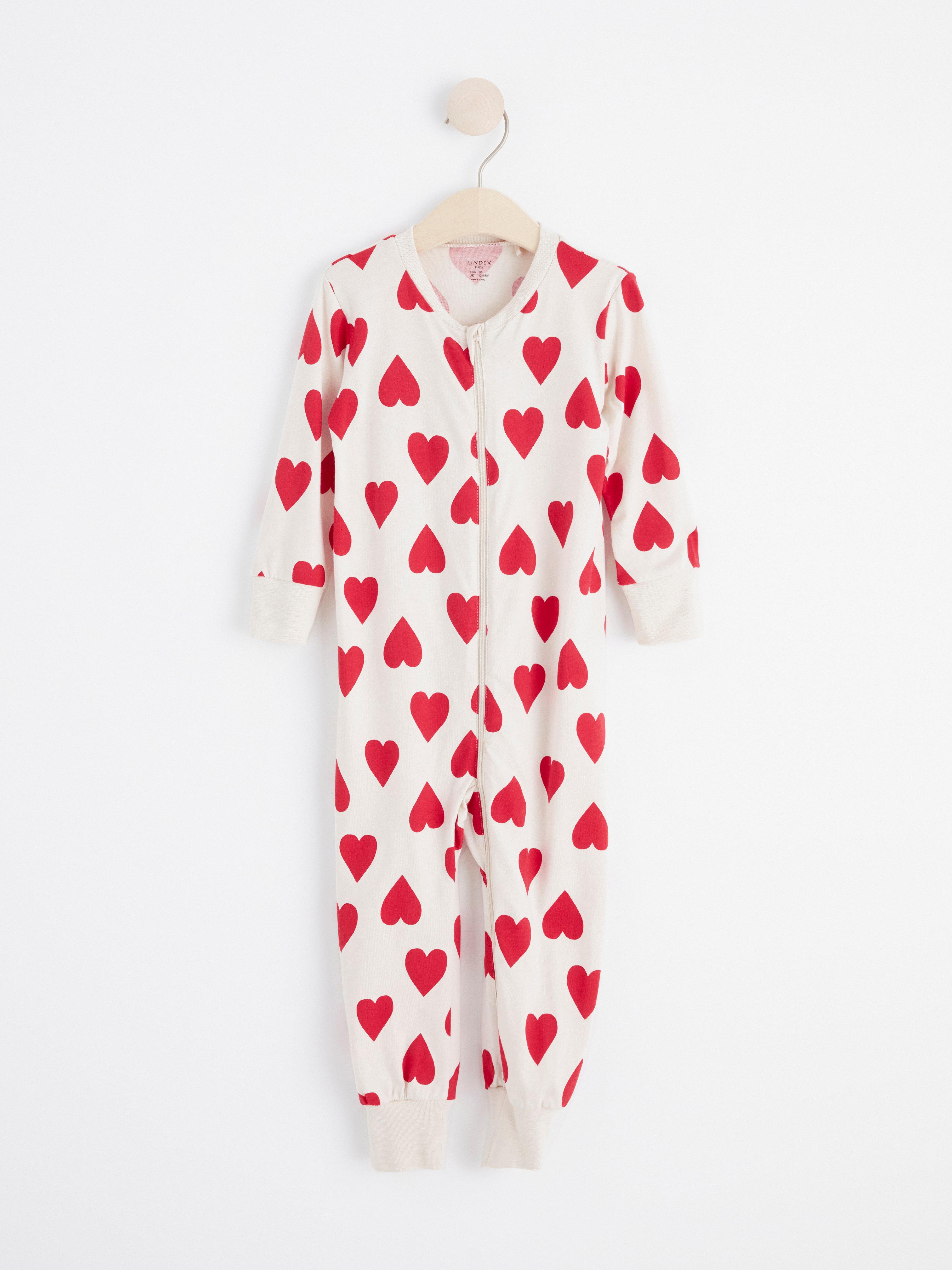 Pyjama, jossa sydämiä, Lindex