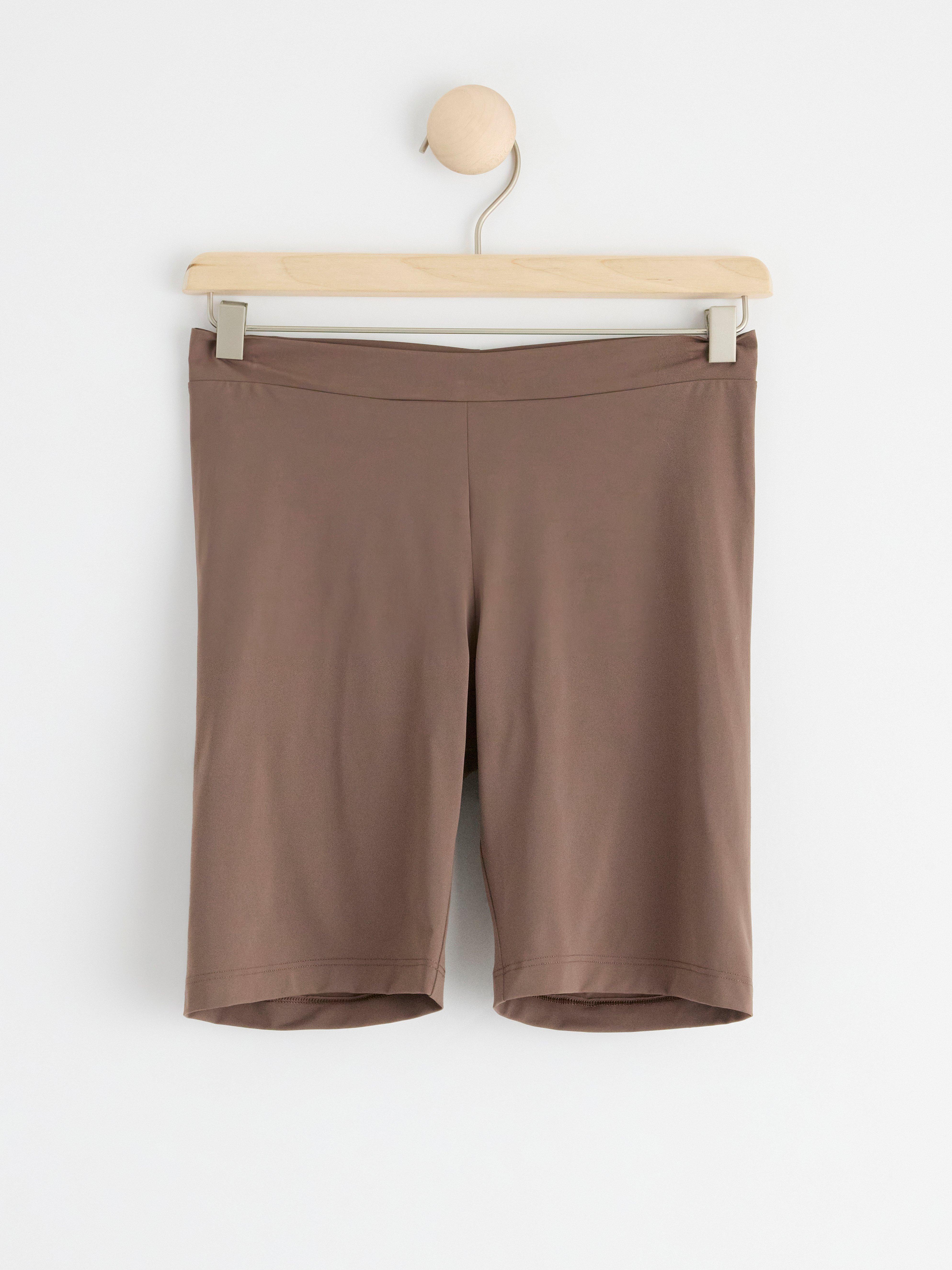 Badshorts i cykelbyxmodell