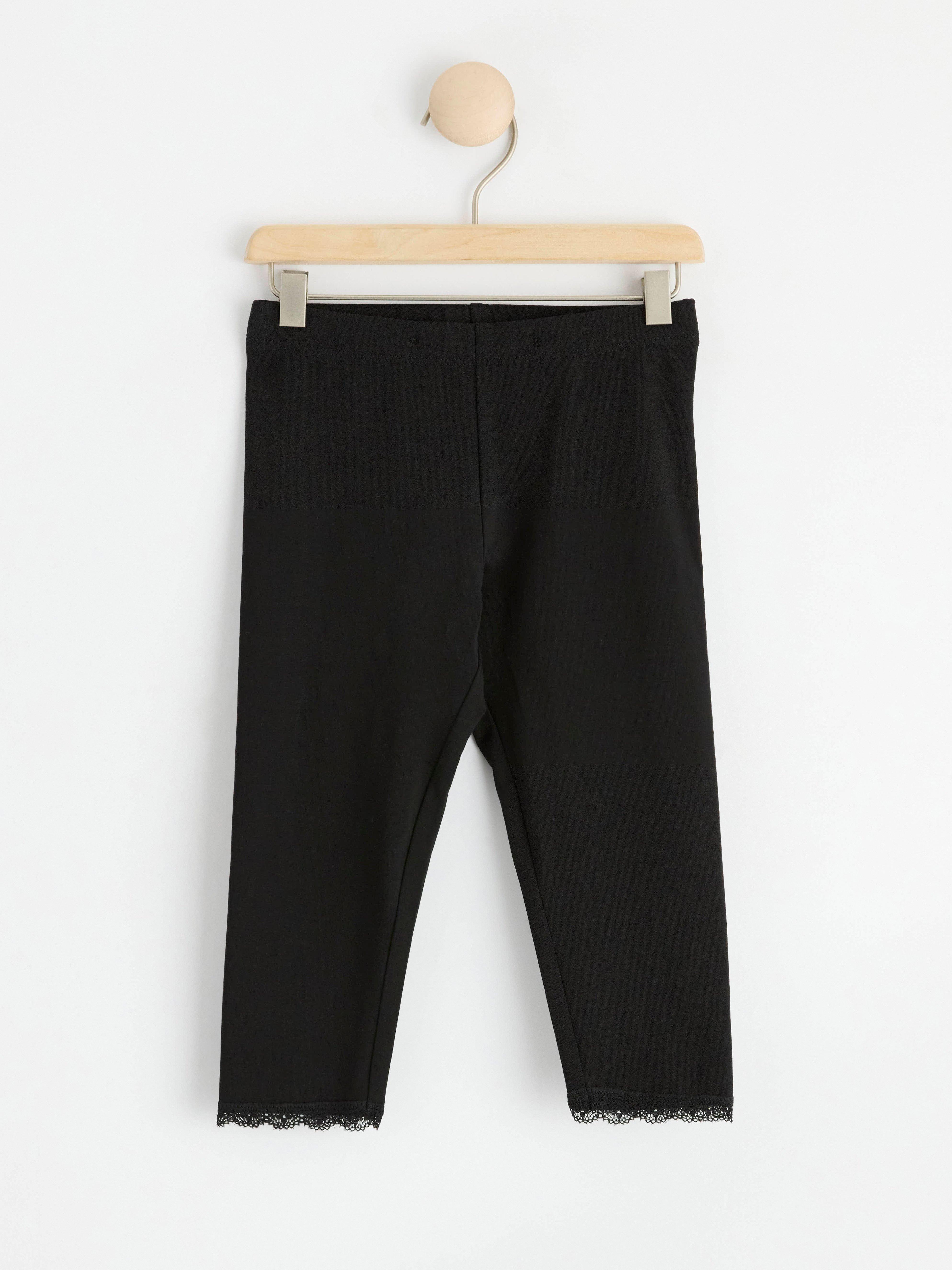 Capri leggings with lace trim
