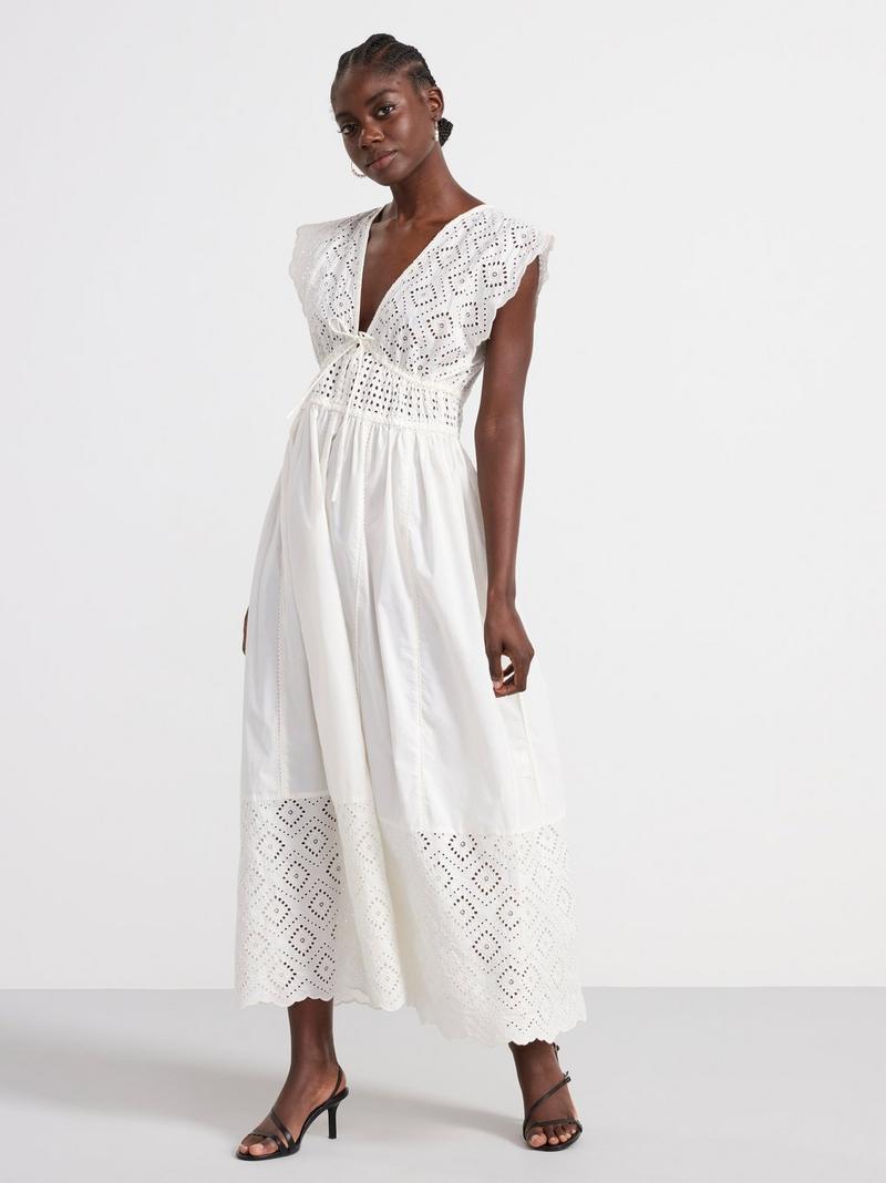 Broderie anglaise dress – Curated by Elsa & Sofia