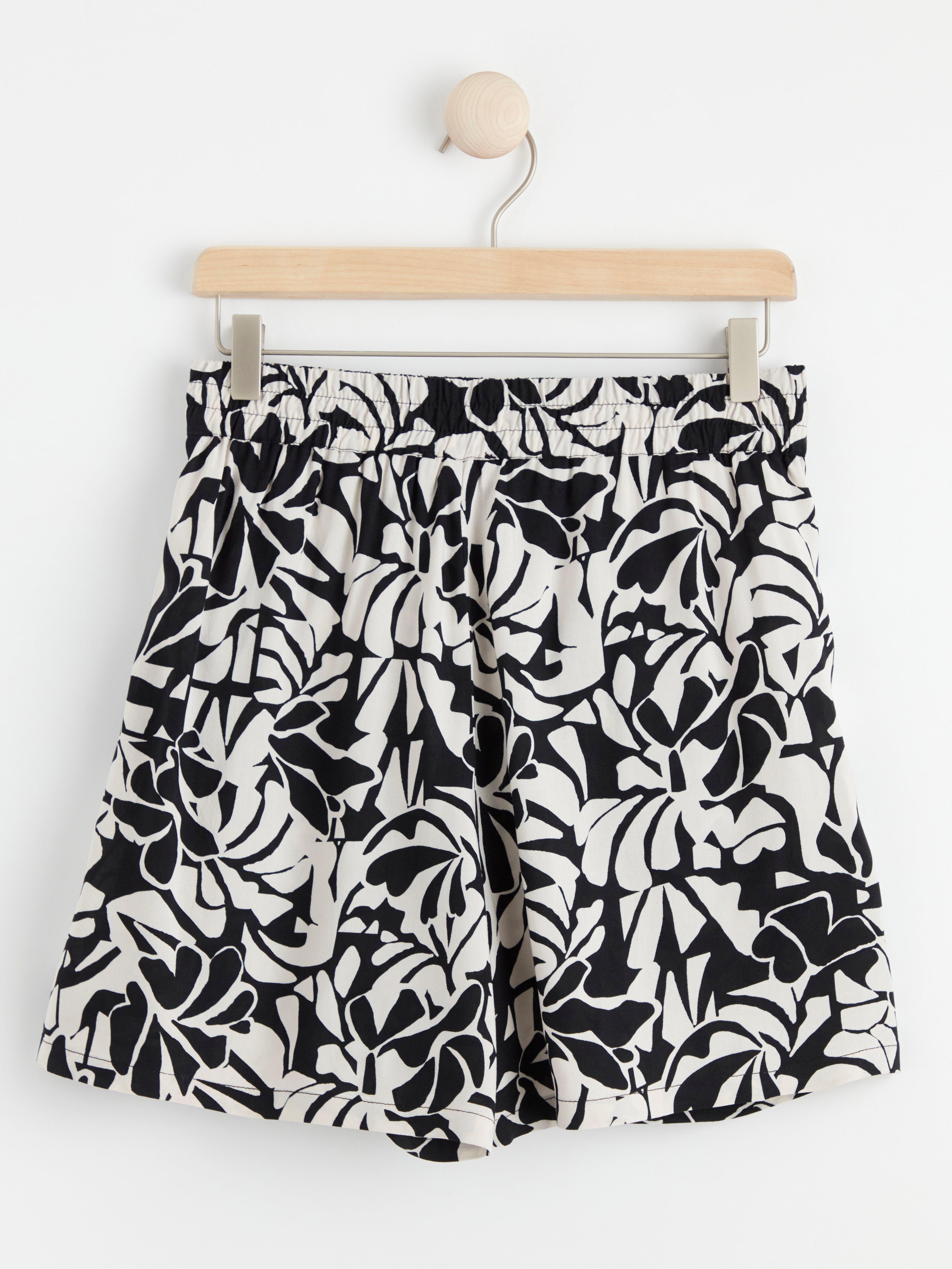 Shortsit - Naiset - Beige