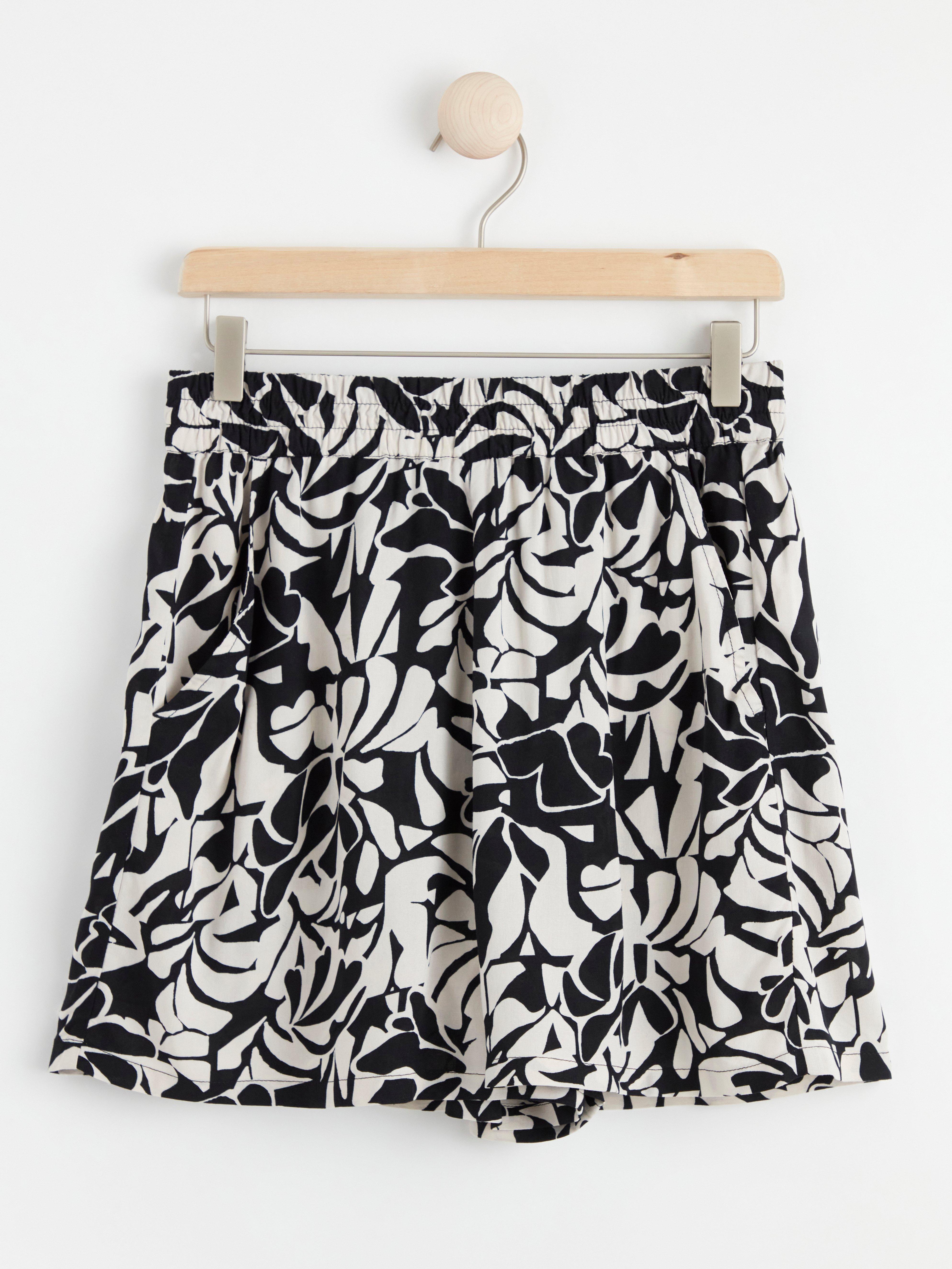 Shortsit - Naiset - Beige