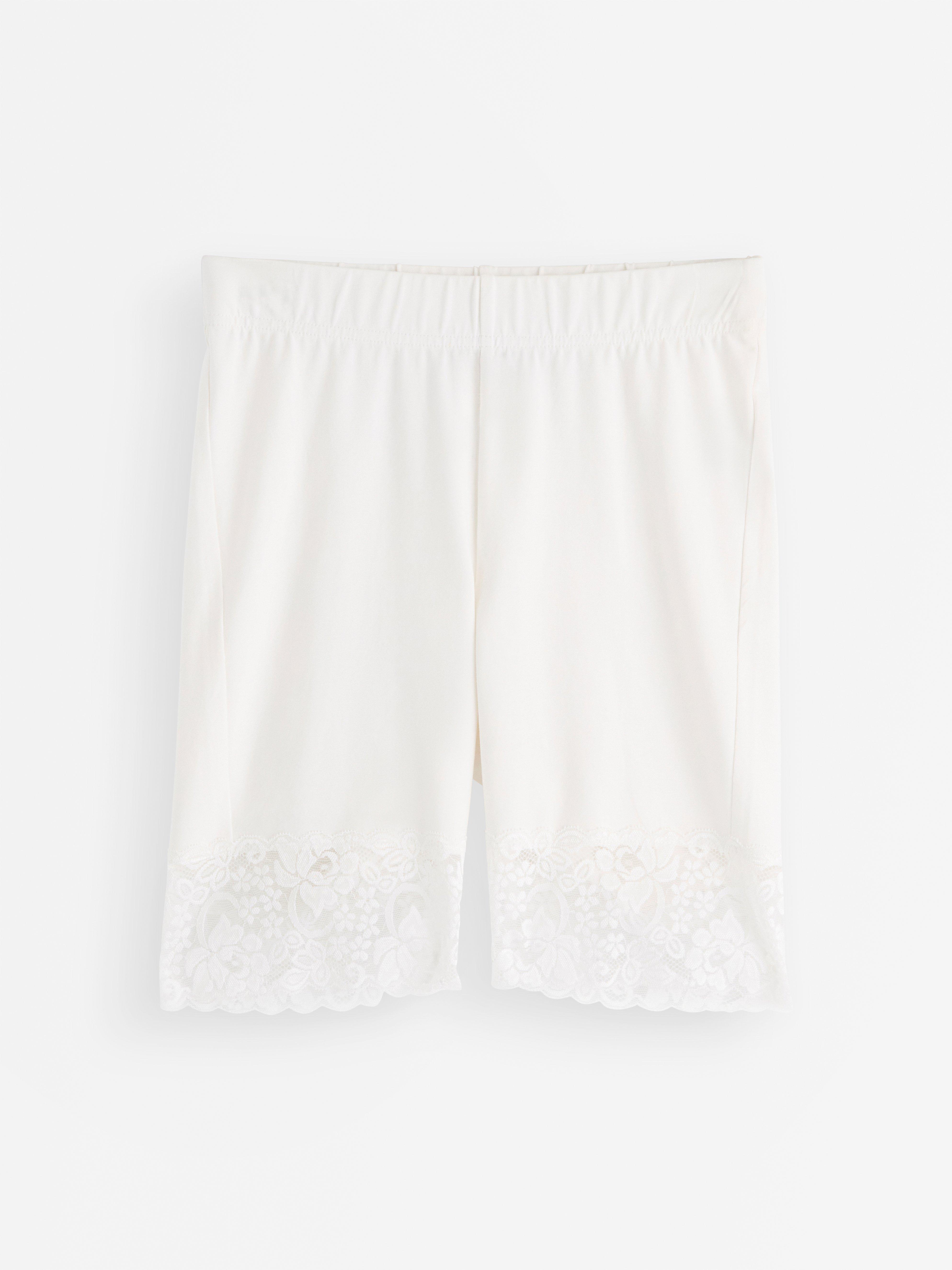 Cycling shorts with lace trim