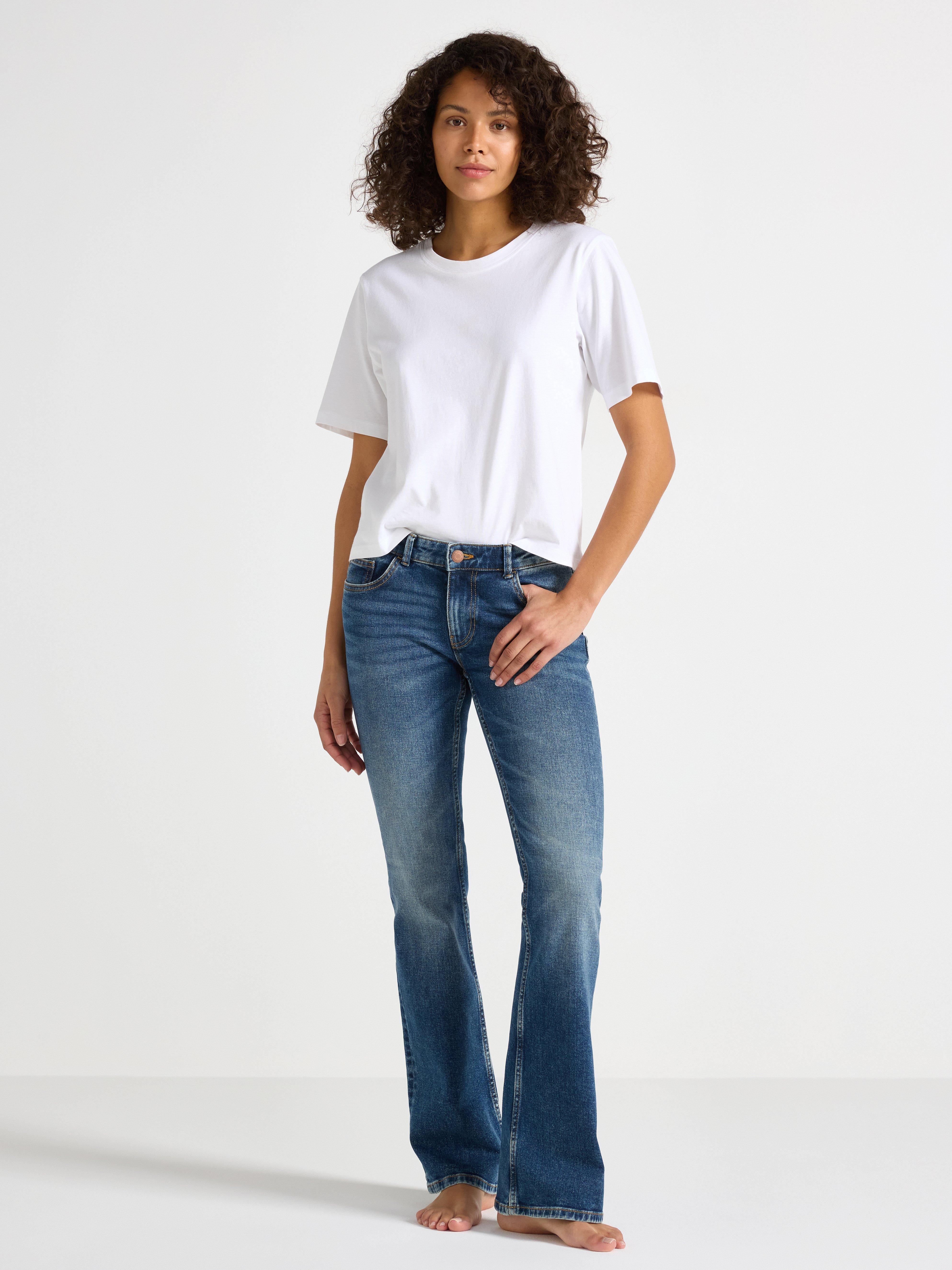 LOW-RISE FLARED JEANS - Light blue