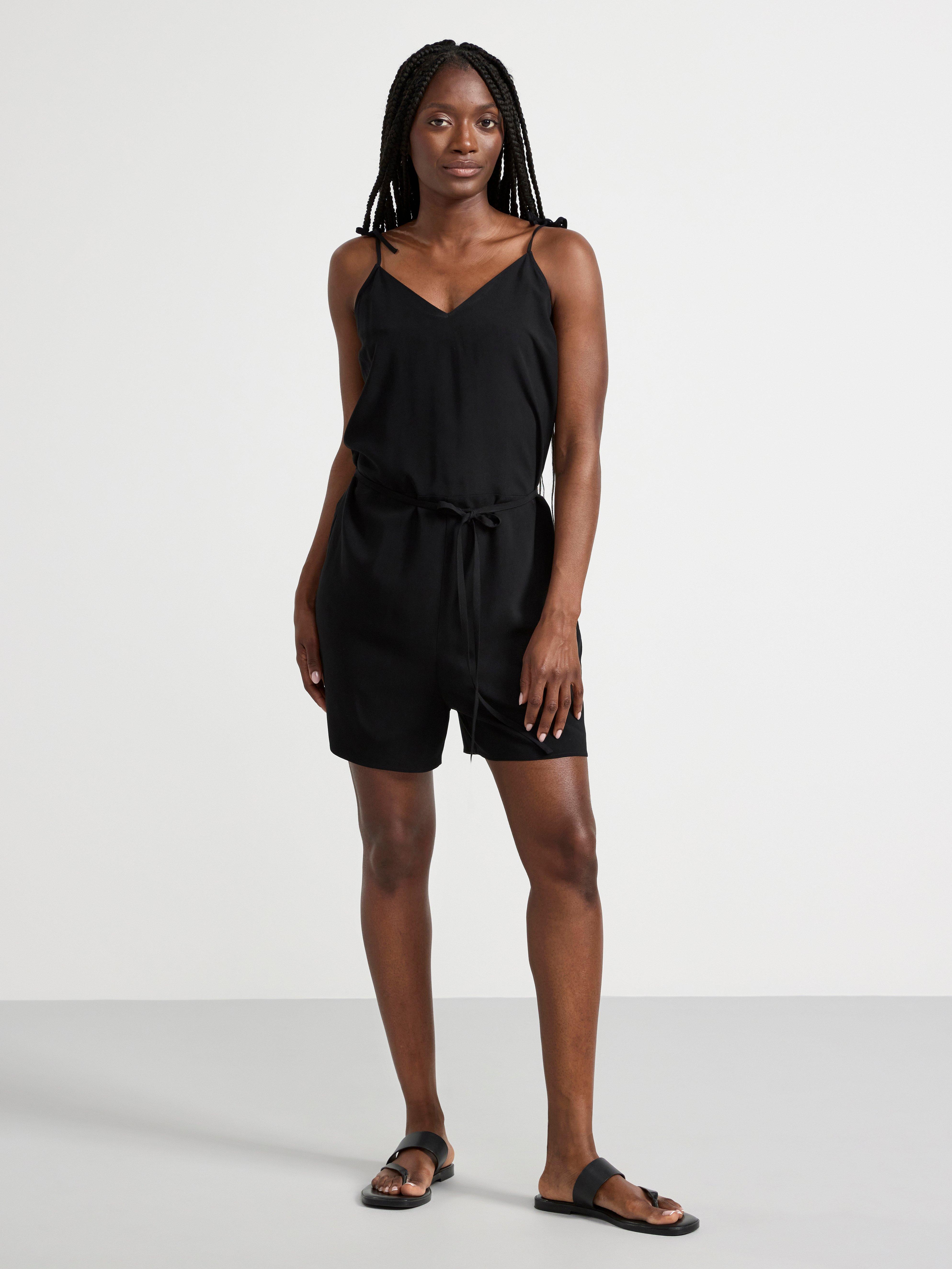 Forever 21 store black romper