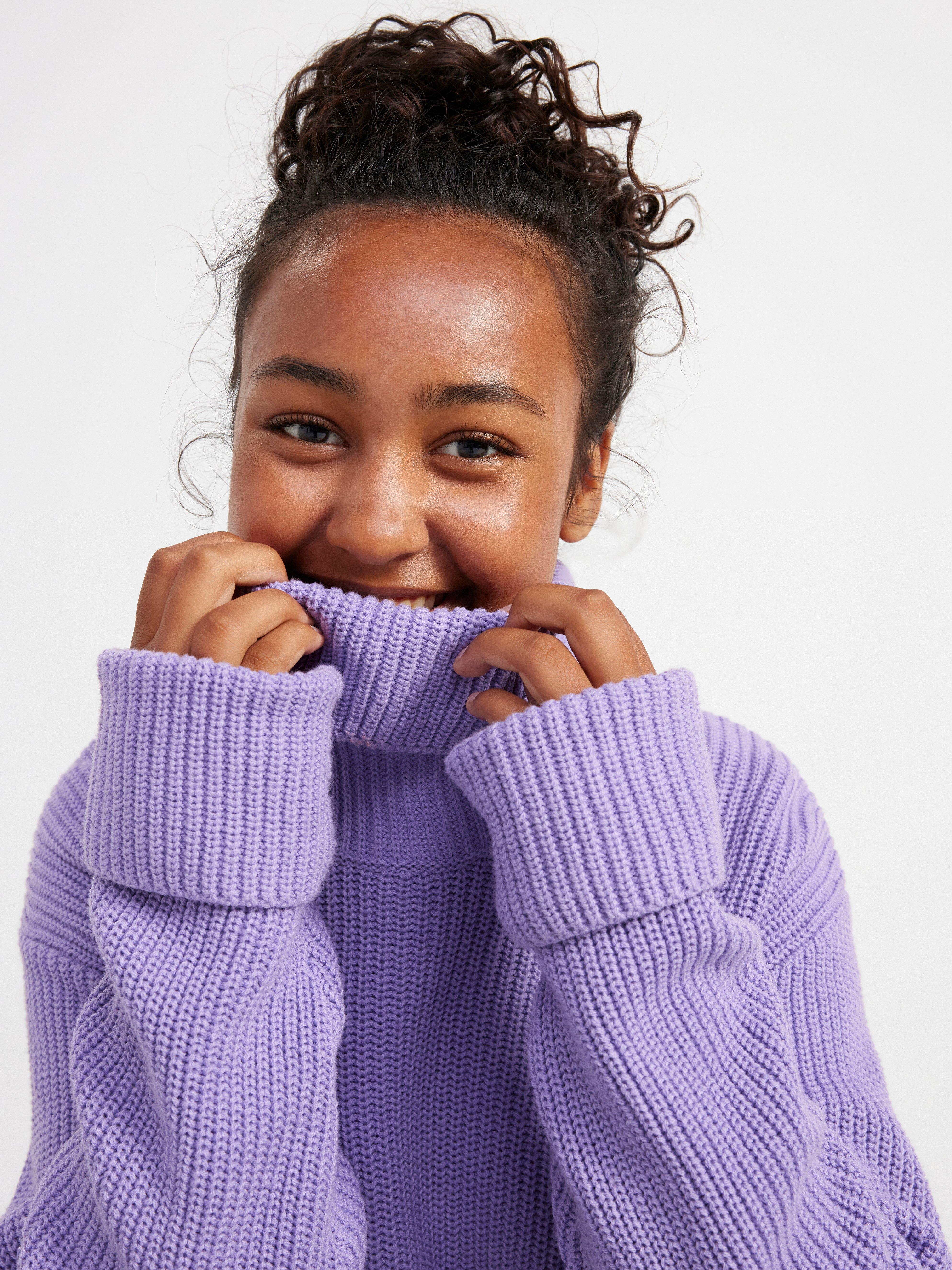 Lilac shop roll neck