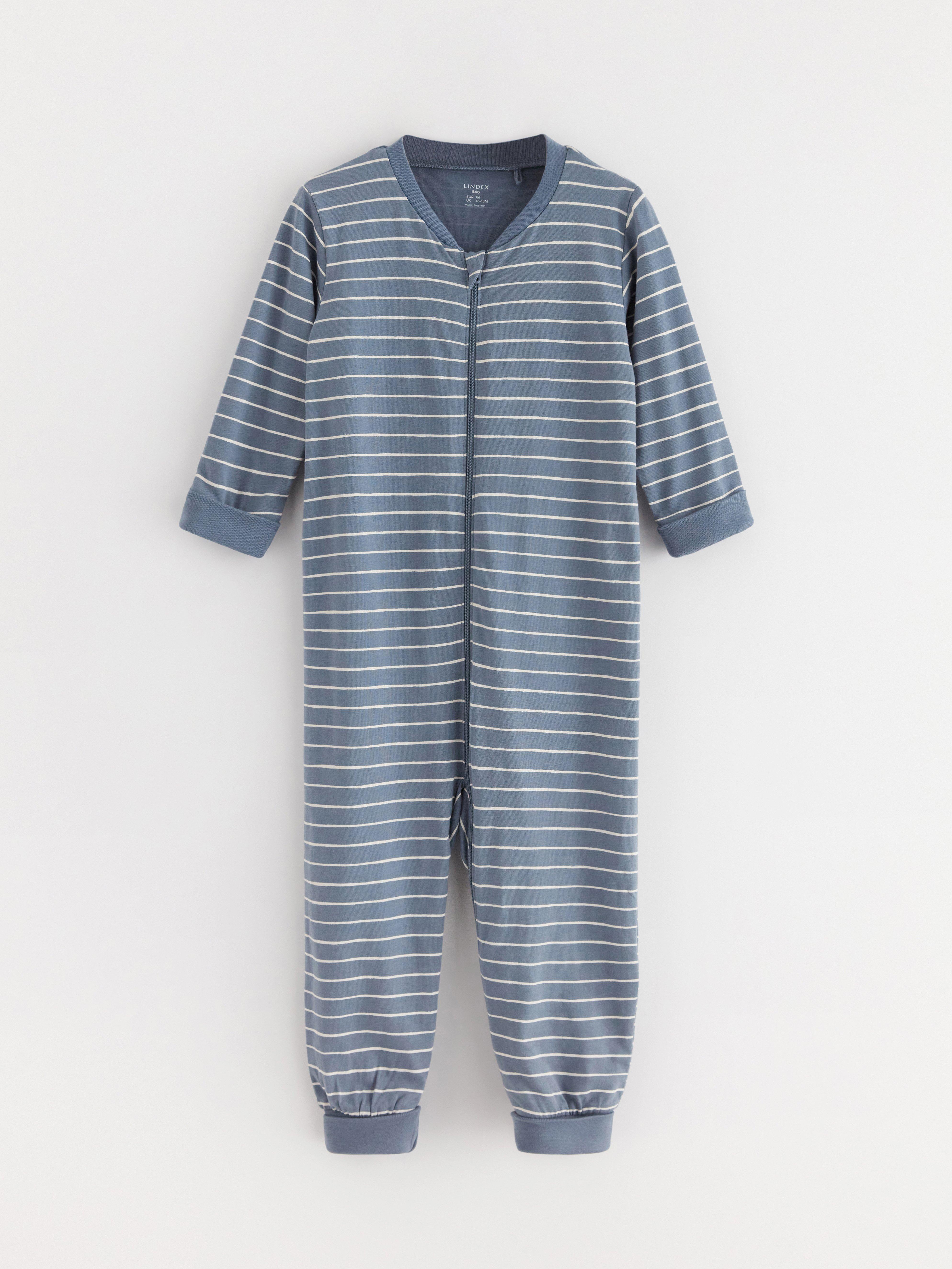 Pyjamas med ränder