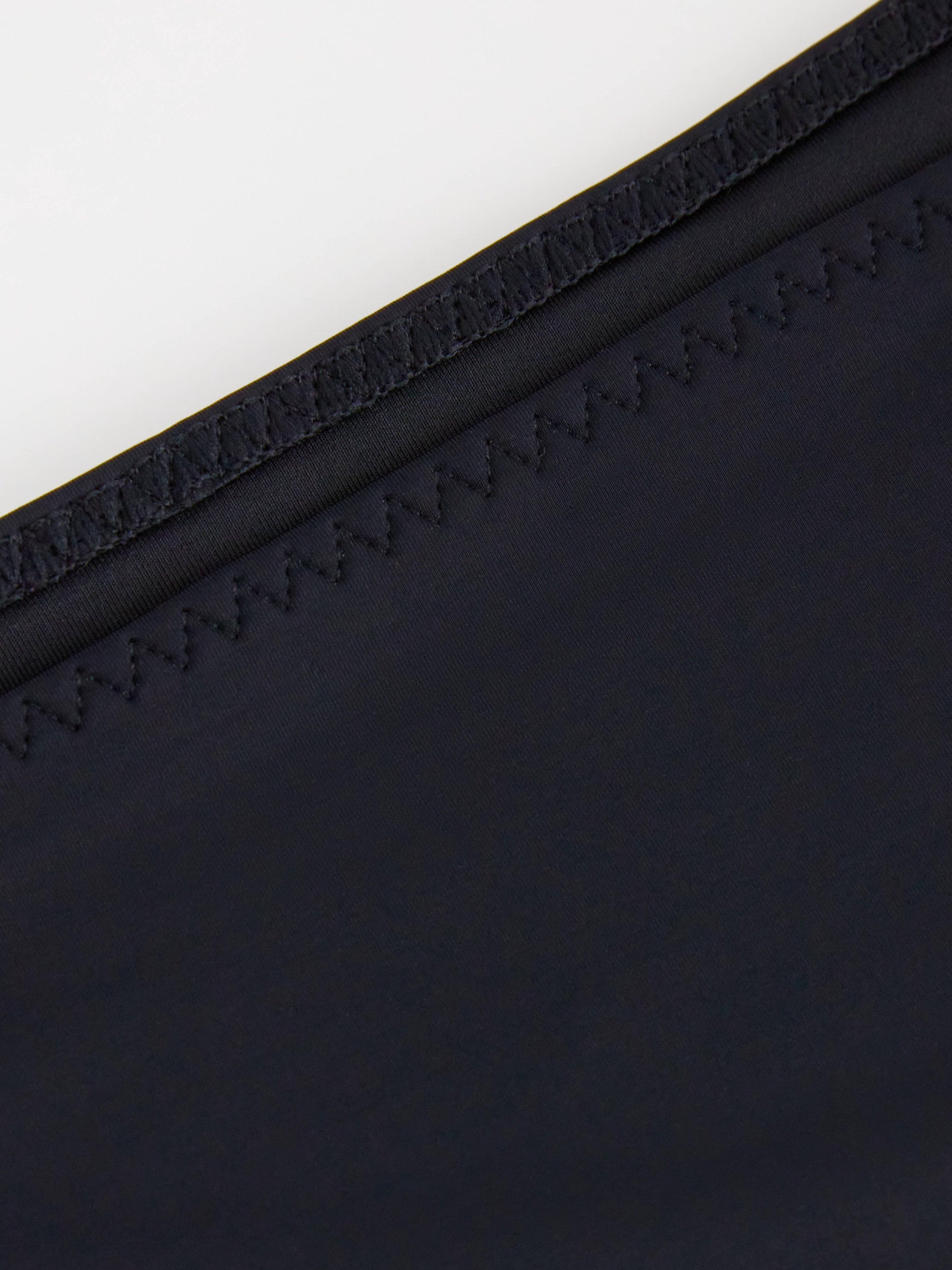Bikini High - Female Engineering - Black