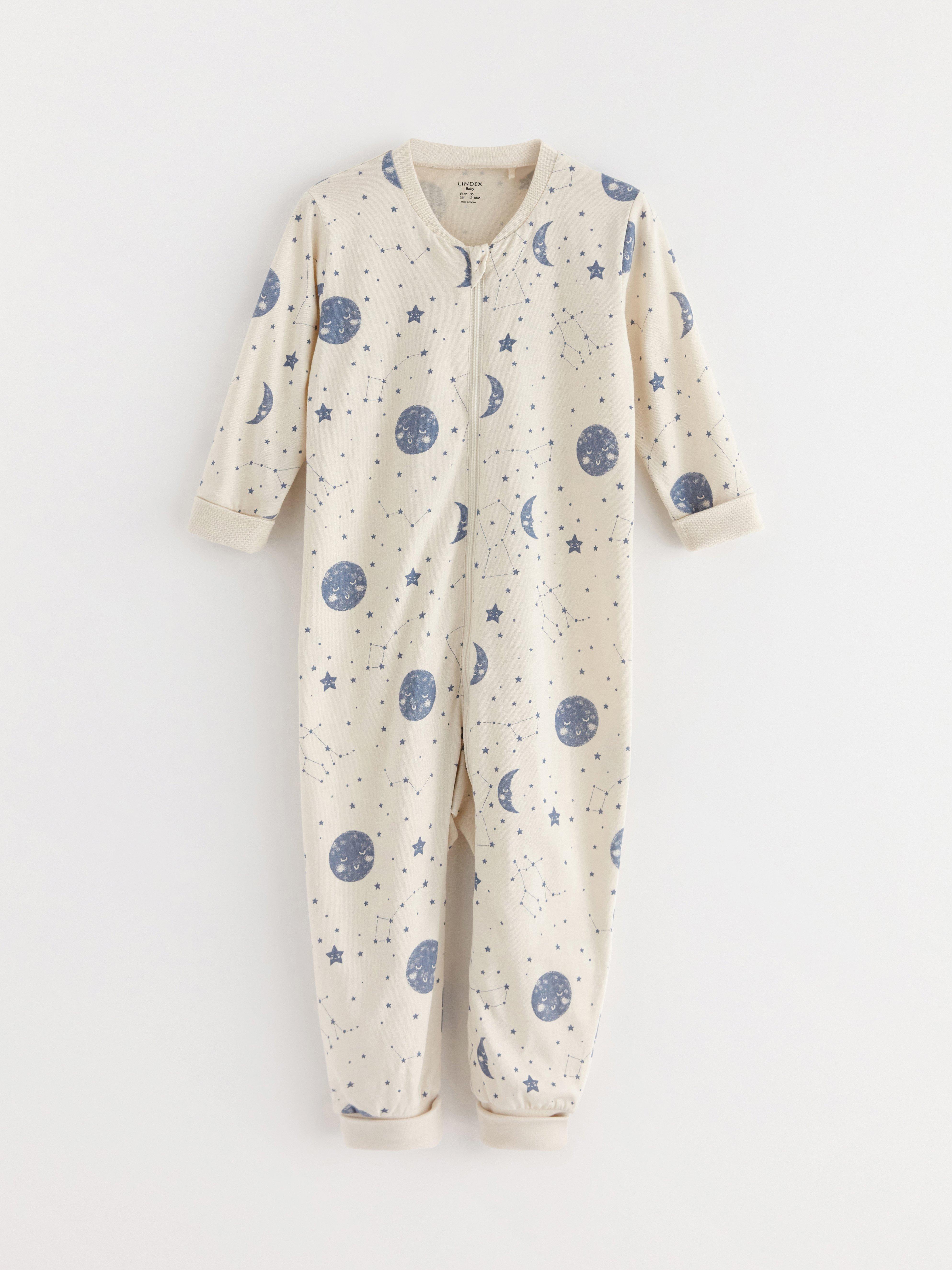 Pyjamas med stjärnor