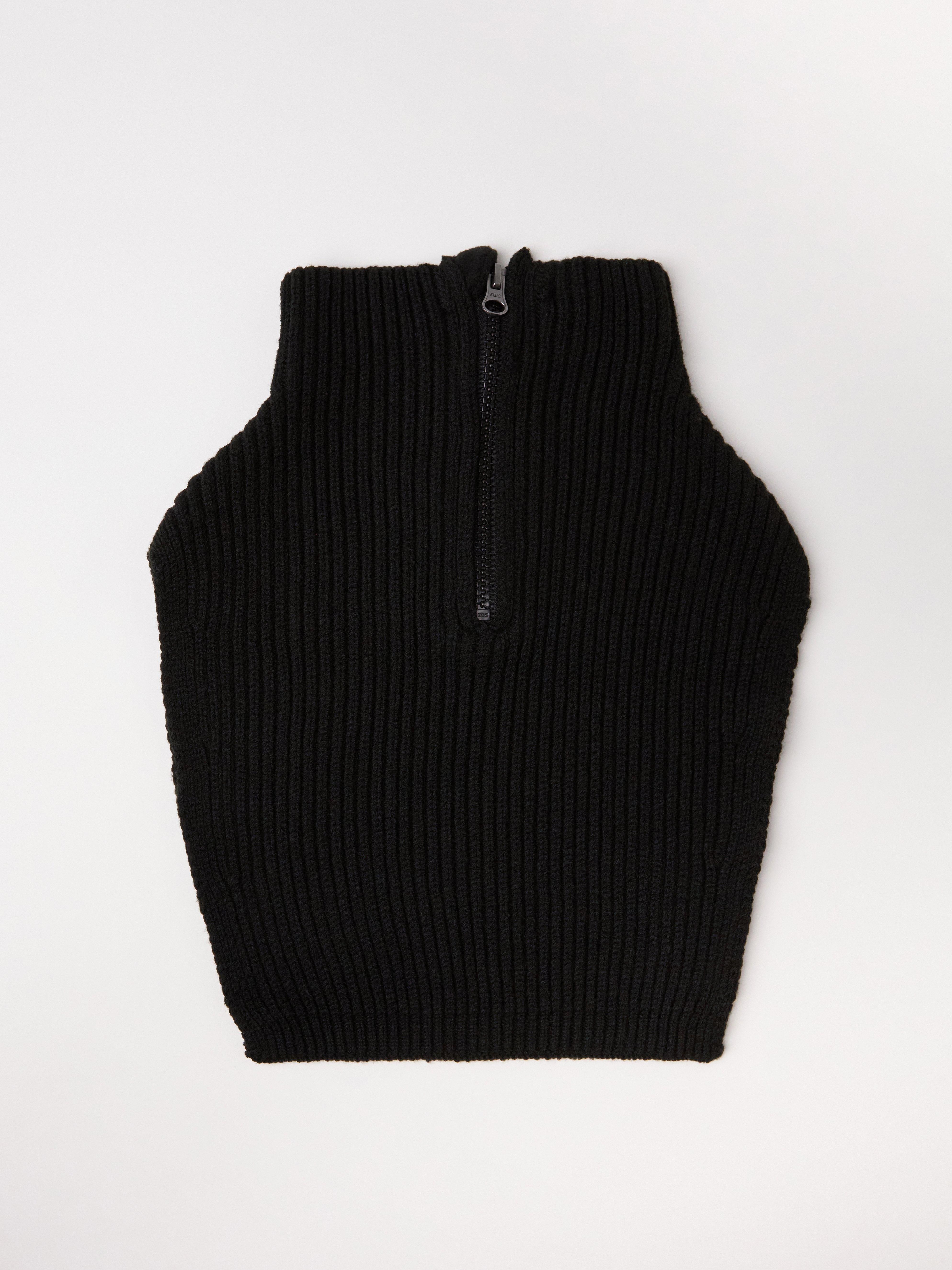 Knitted collar with zip