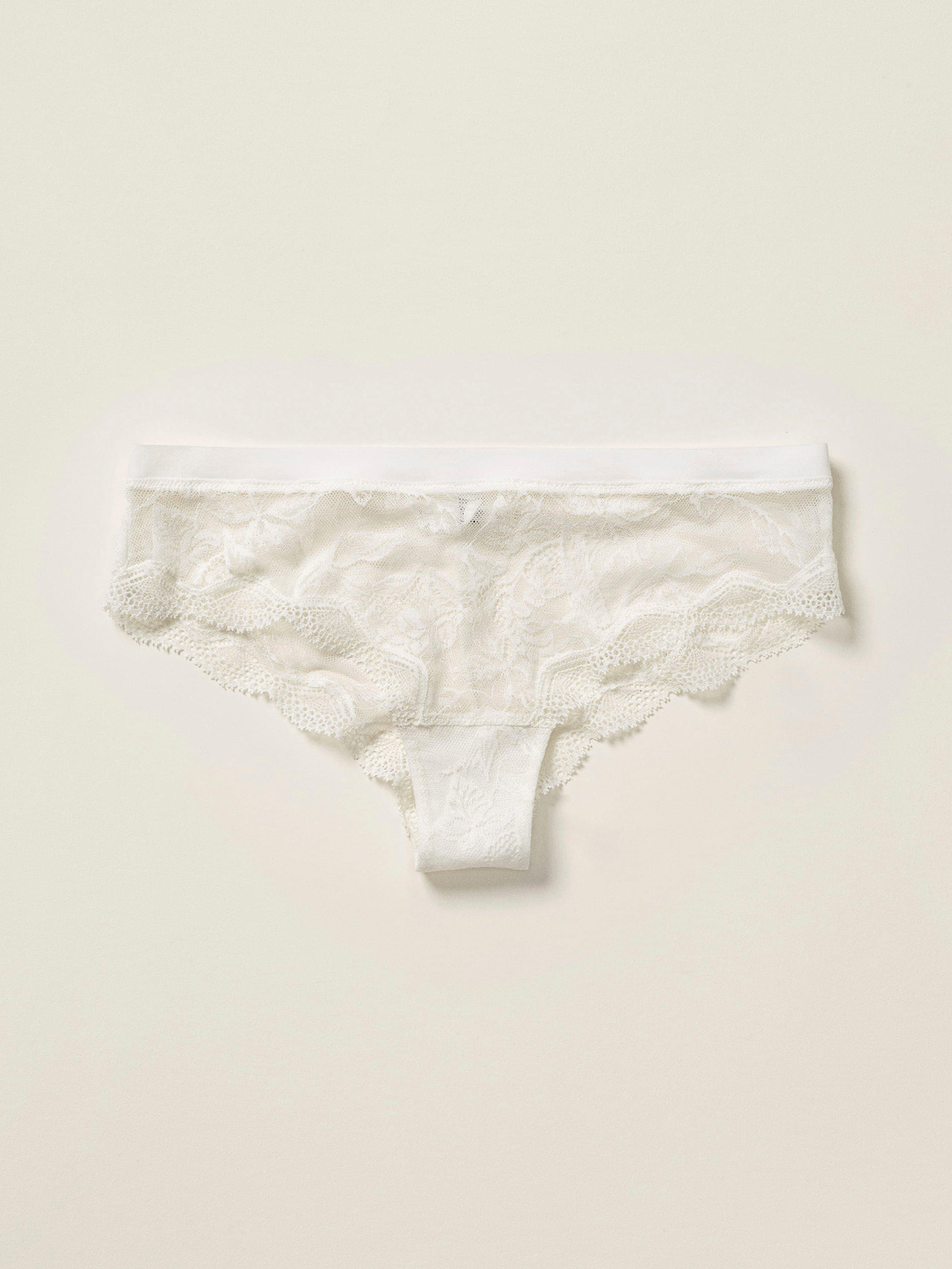 Brazilian Regular - Closely - White