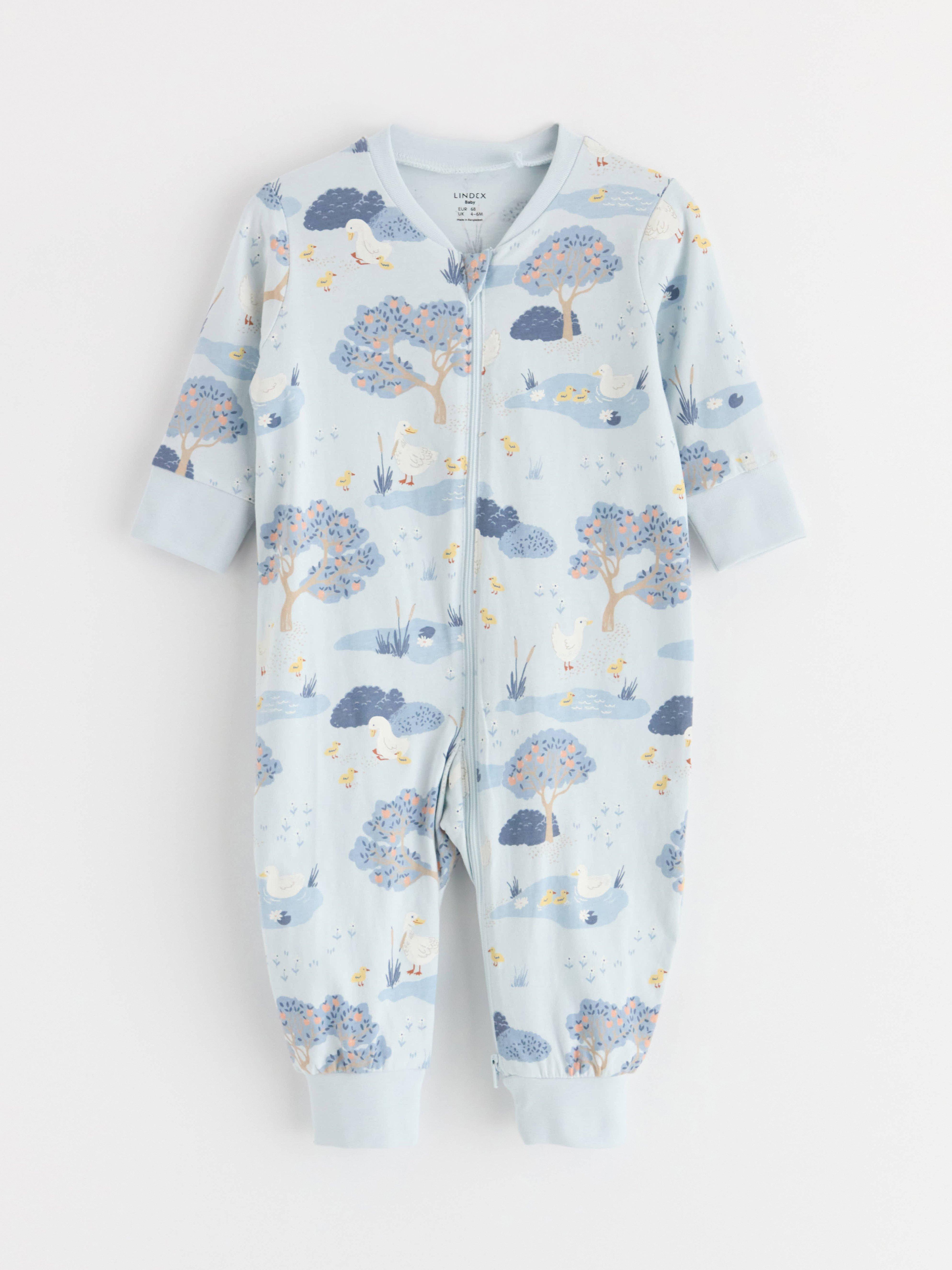 Pyjama jossa kuviointi