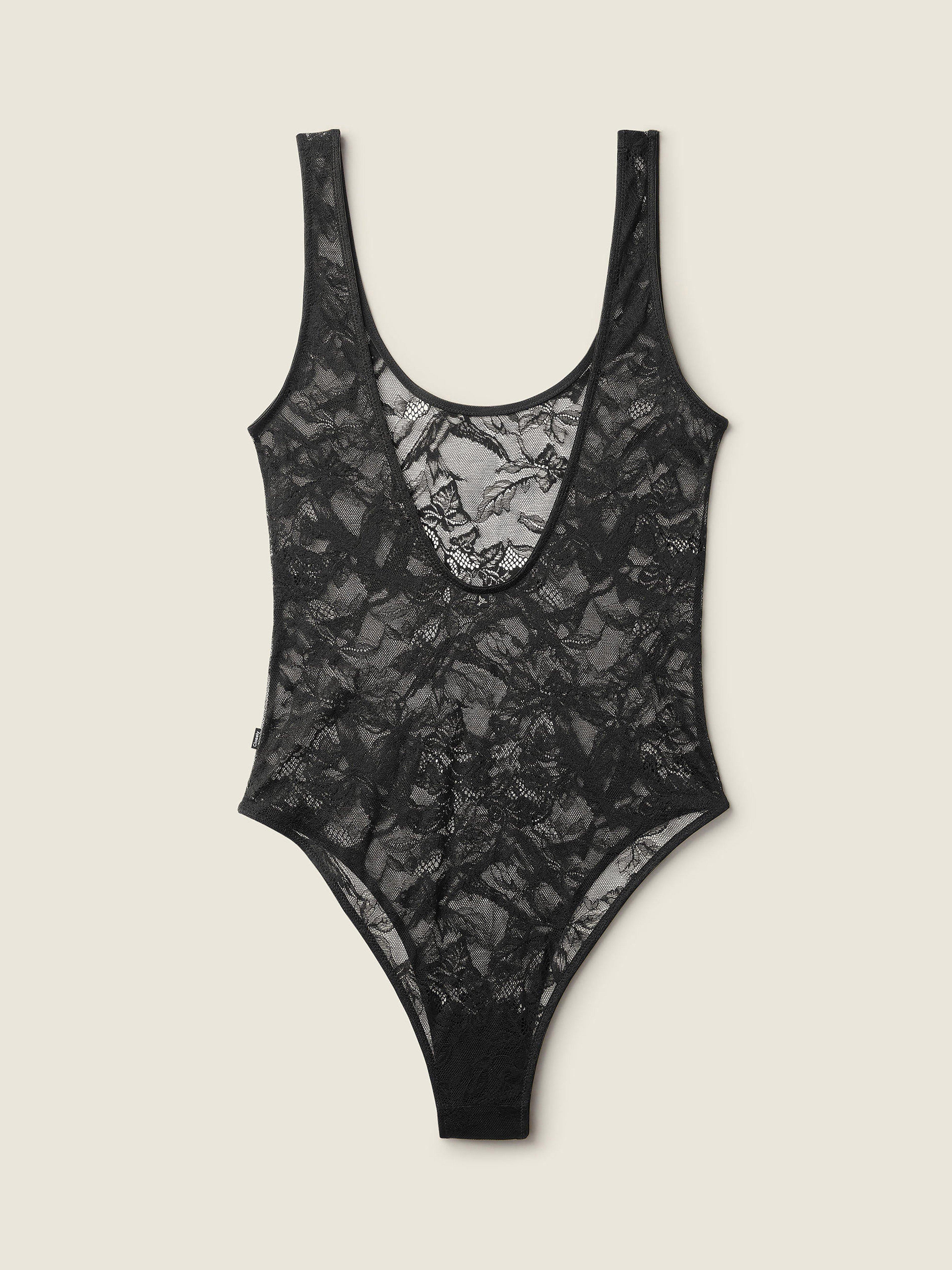 Body - Closely - Musta