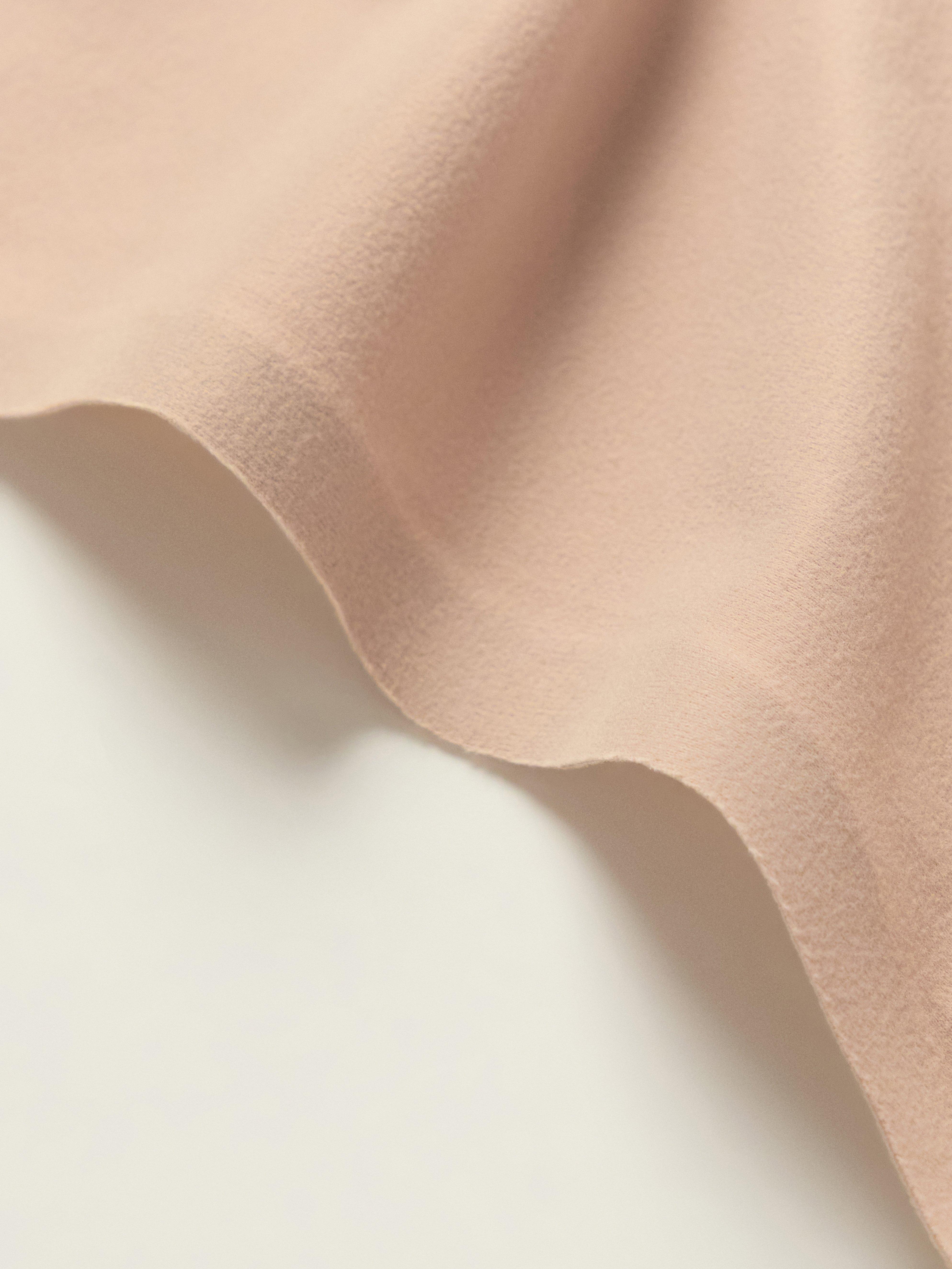 Body - Closely - Beige