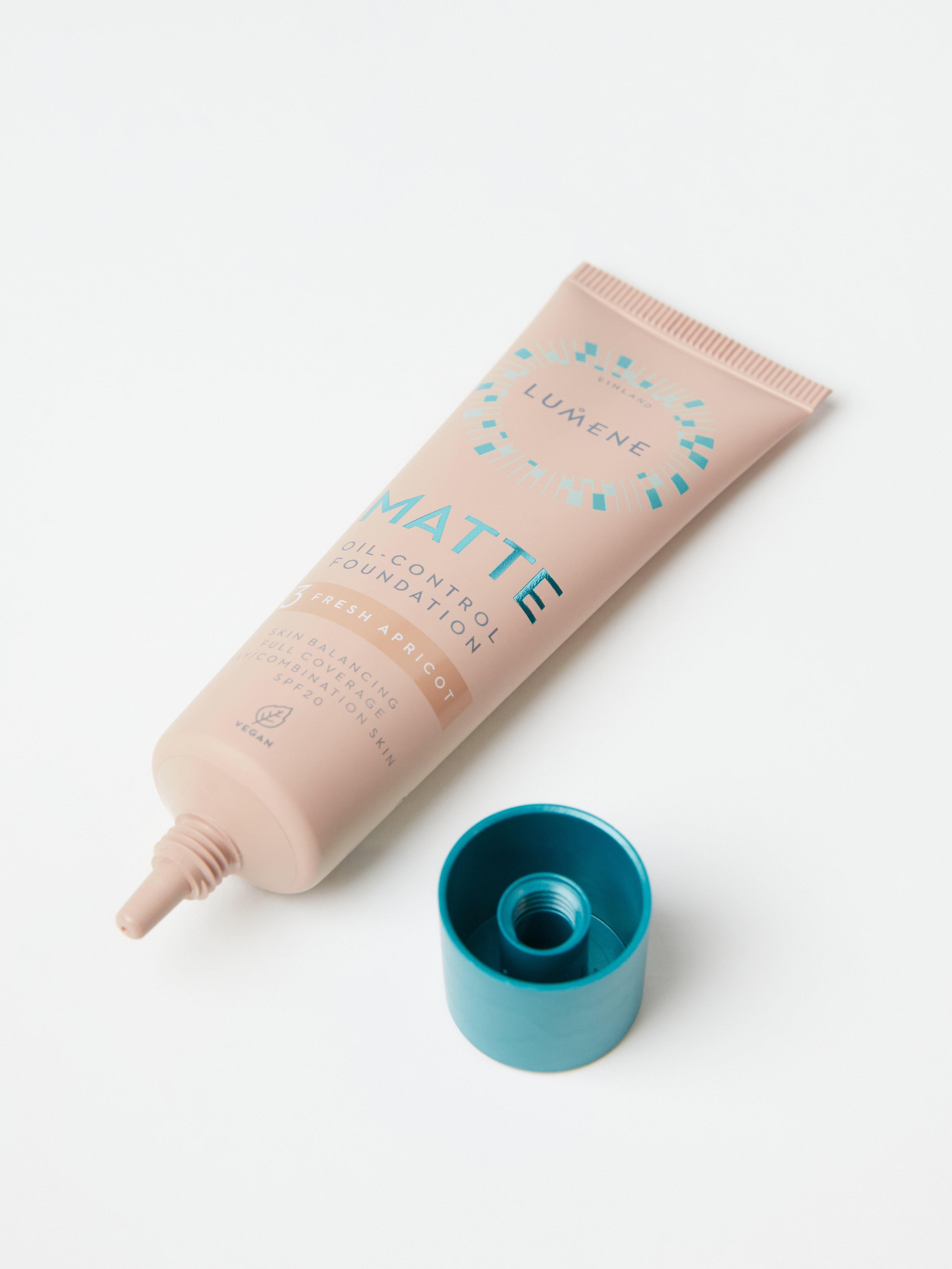 Foundation - Kosmetikk - Beige