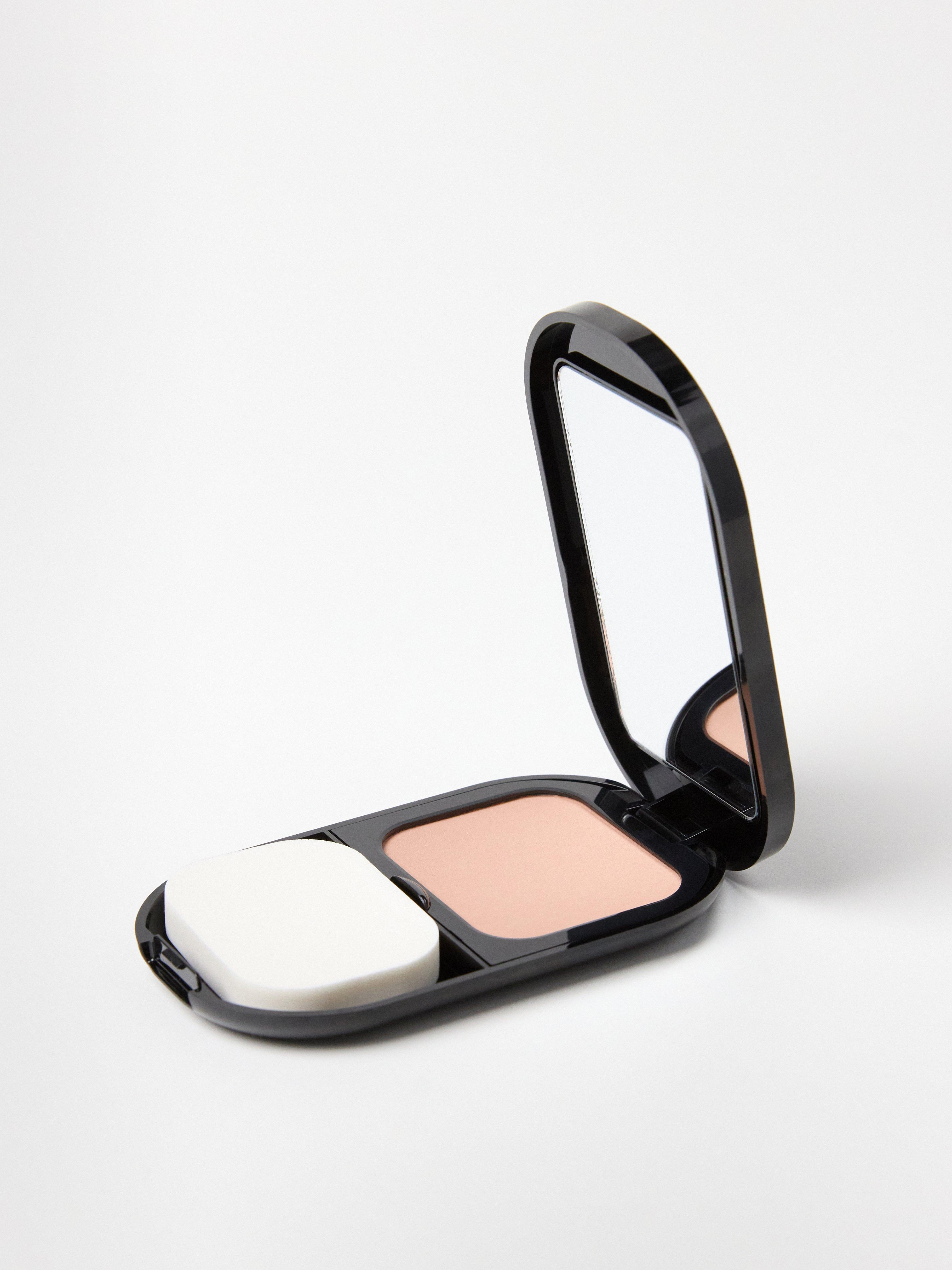 Foundation - Kosmetikk - Beige