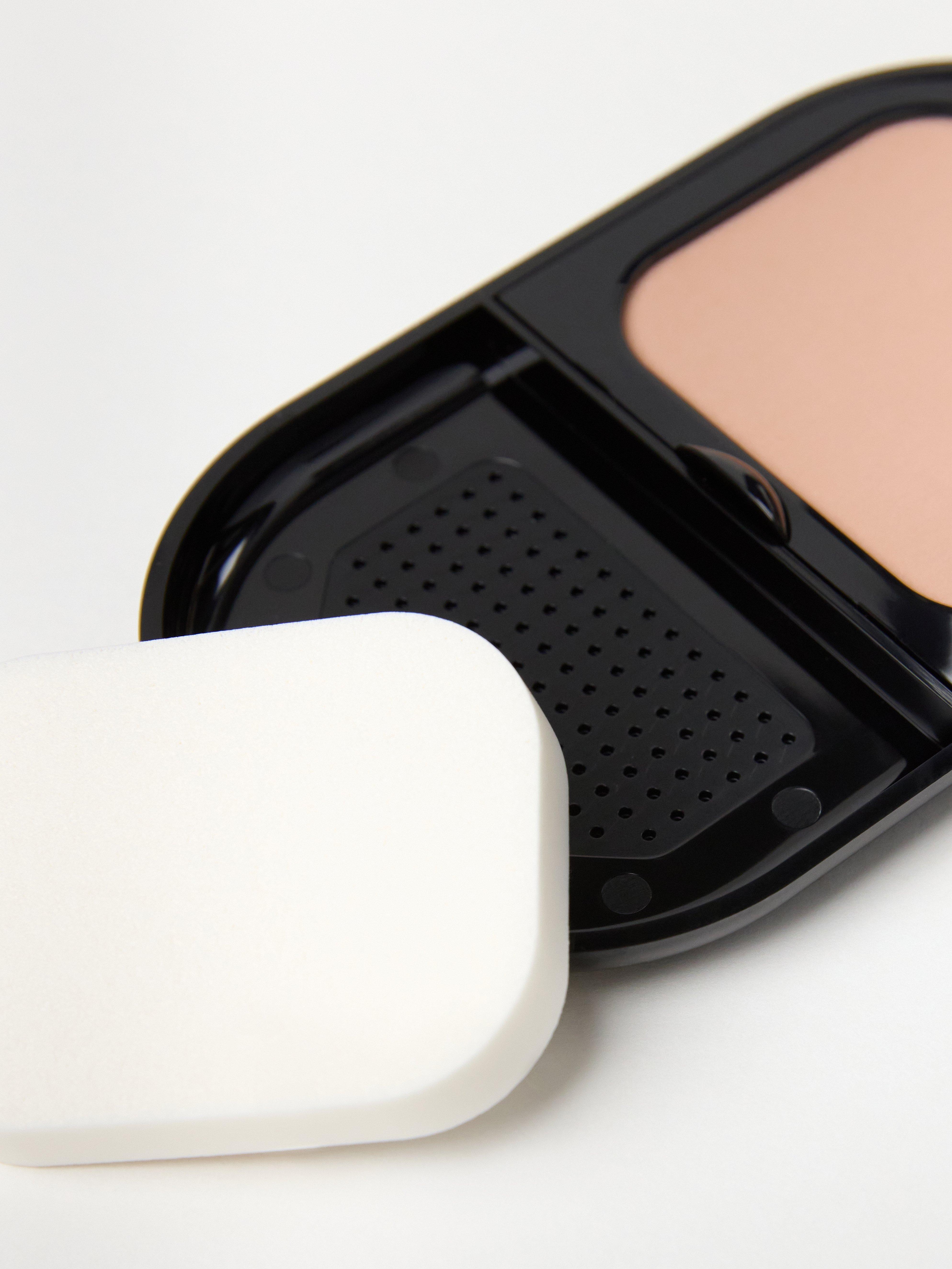 Foundation - Kosmetikk - Beige