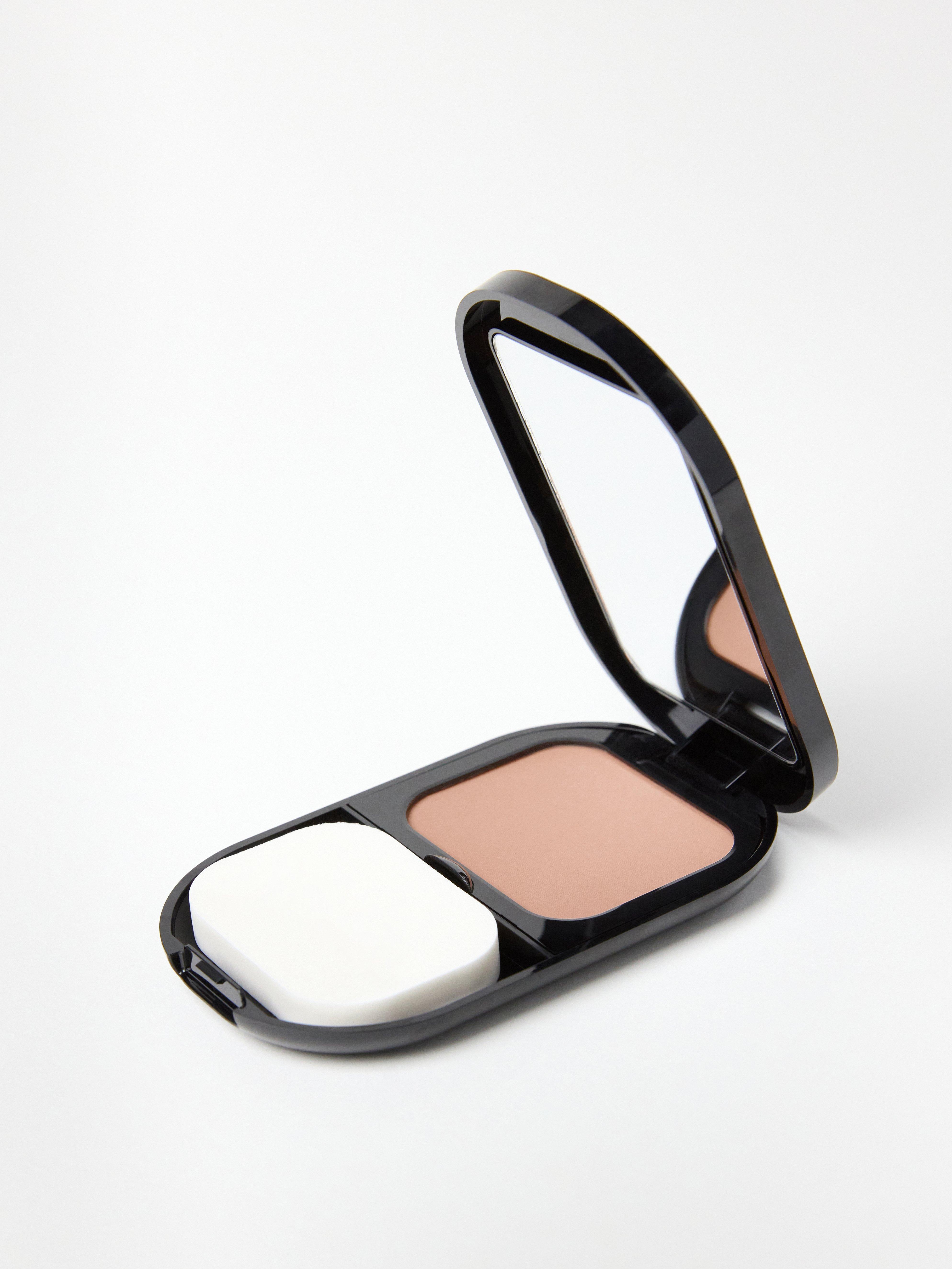 Foundation - Kosmetikk - Beige