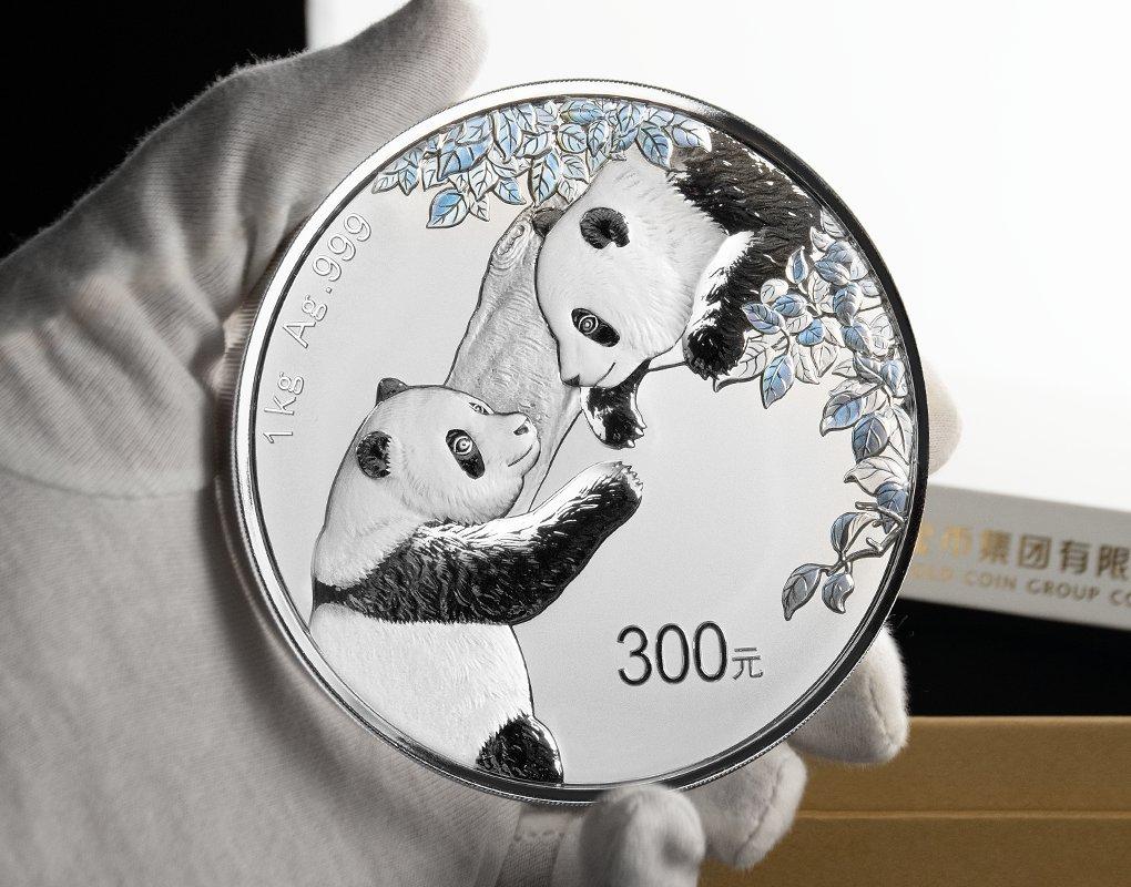 China 2023: 1 Kilo Riesen-Silbermünze "Panda" mit Hologramm-Effekt