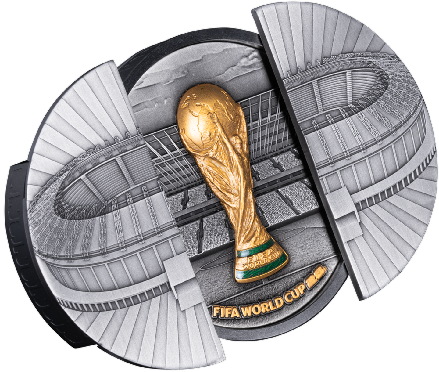 Die Silber-Schiebetürmünze zur FIFA WM 2026™ in geöffnetem Zustand