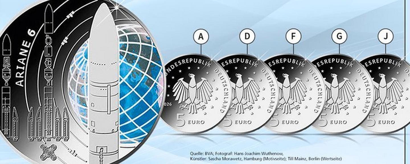 5-Euro-Gedenkmünze 2026 Ariane 6 mit Raketenmotiv und die verschiedenen Münzzeichen A, D, F, G, J