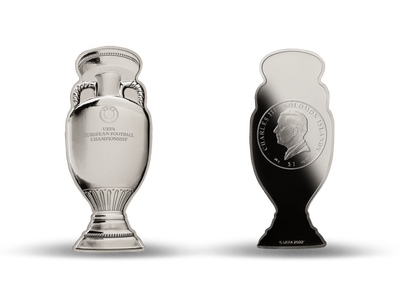 Offizielle Feinsilber Shaped Trophy zur UEFA EURO 2024™