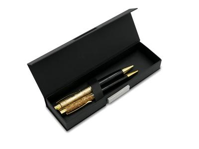 Das Traumpaar für jedes Büro: Edles Kugelschreiber-Set mit goldfarbener Füllung.