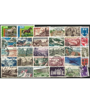 Ein herrliches-Paket: 500 Briefmarken mit Motiven aus Frankreich
