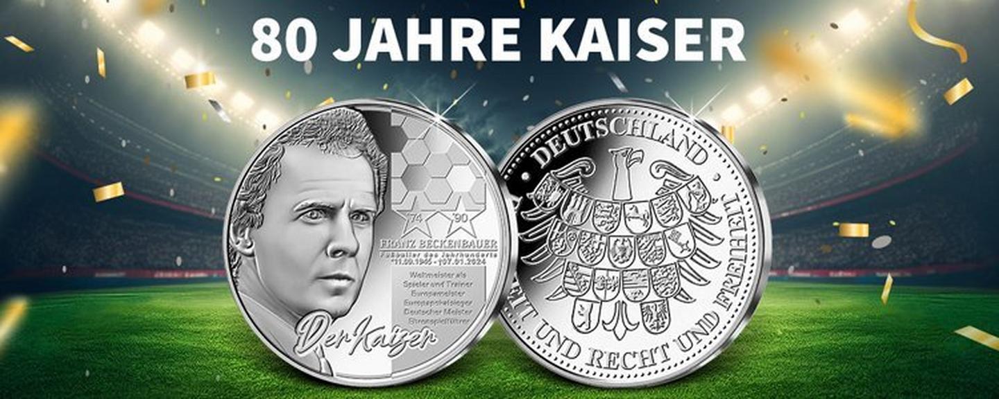 Stadiondesign mit Rück- und Vorderseite der Silberprägung zu Ehren von 80 Jahren Franz Beckenbauer