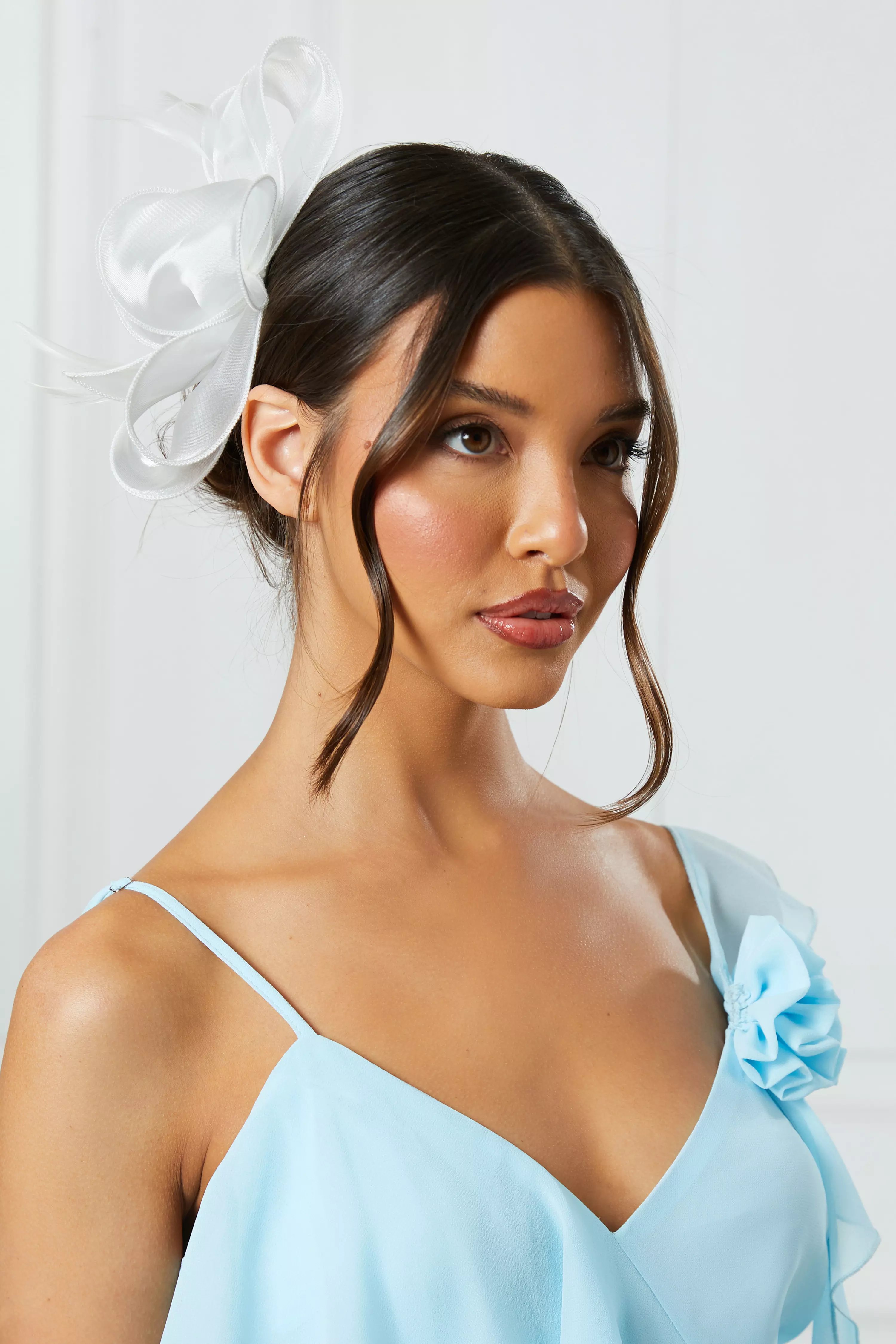 White Shimmer Clip Fascinator QUIZ Clothing